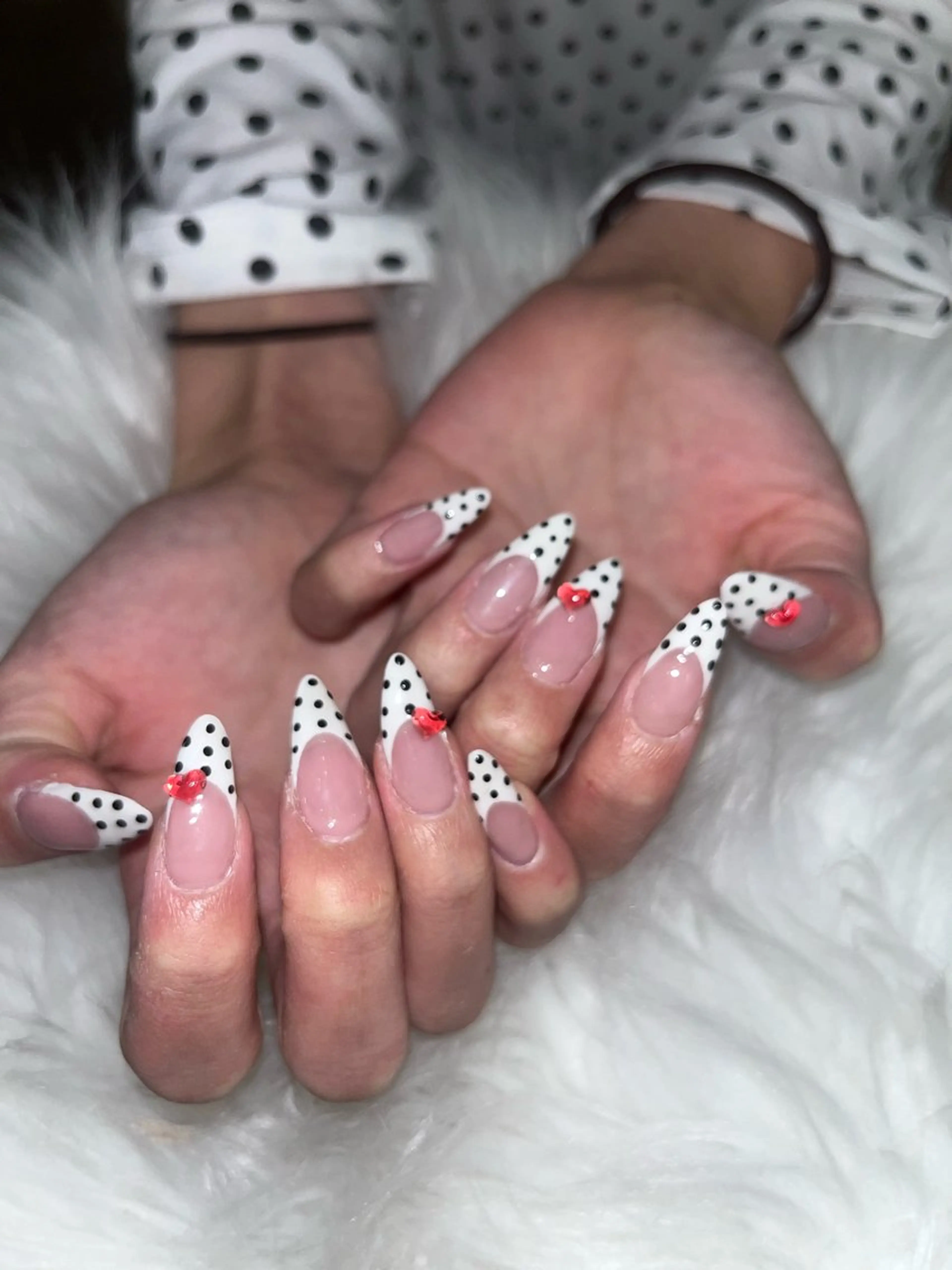 ネイル ドット フレンチネイル 春ネイル ハンドネイル 渋谷ネイルズ所属・taminami Lunaのネイルデザイン