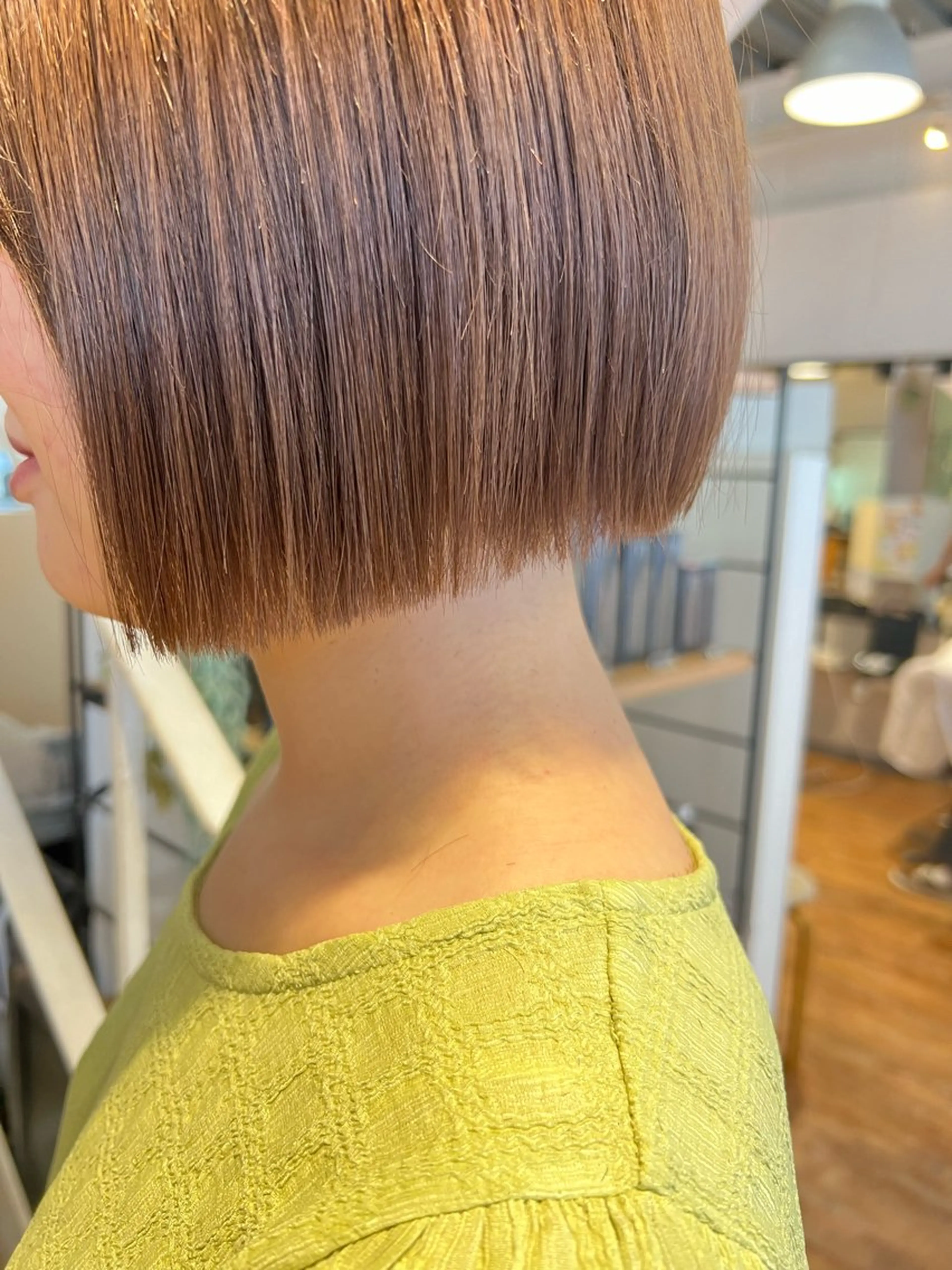 ミディアム カラー 切りっぱなしボブ ベージュカラー ボブ カット ヘアカラー トリートメント インナーカラー♡ Nanakoのヘアスタイル