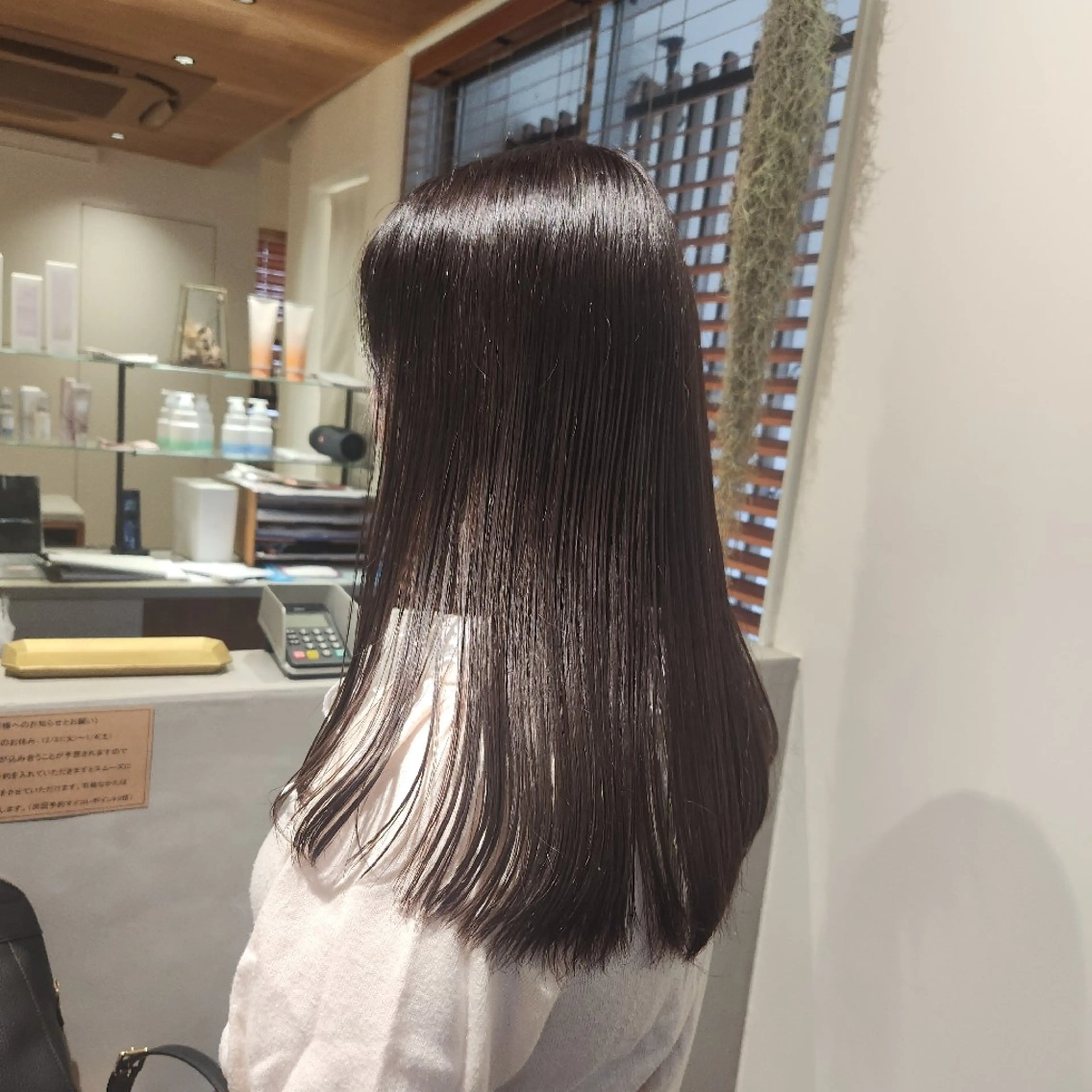 【透明感たっぷりな仕上がりに】カット+イルミナカラー+オッジィオットトリートメントの写真