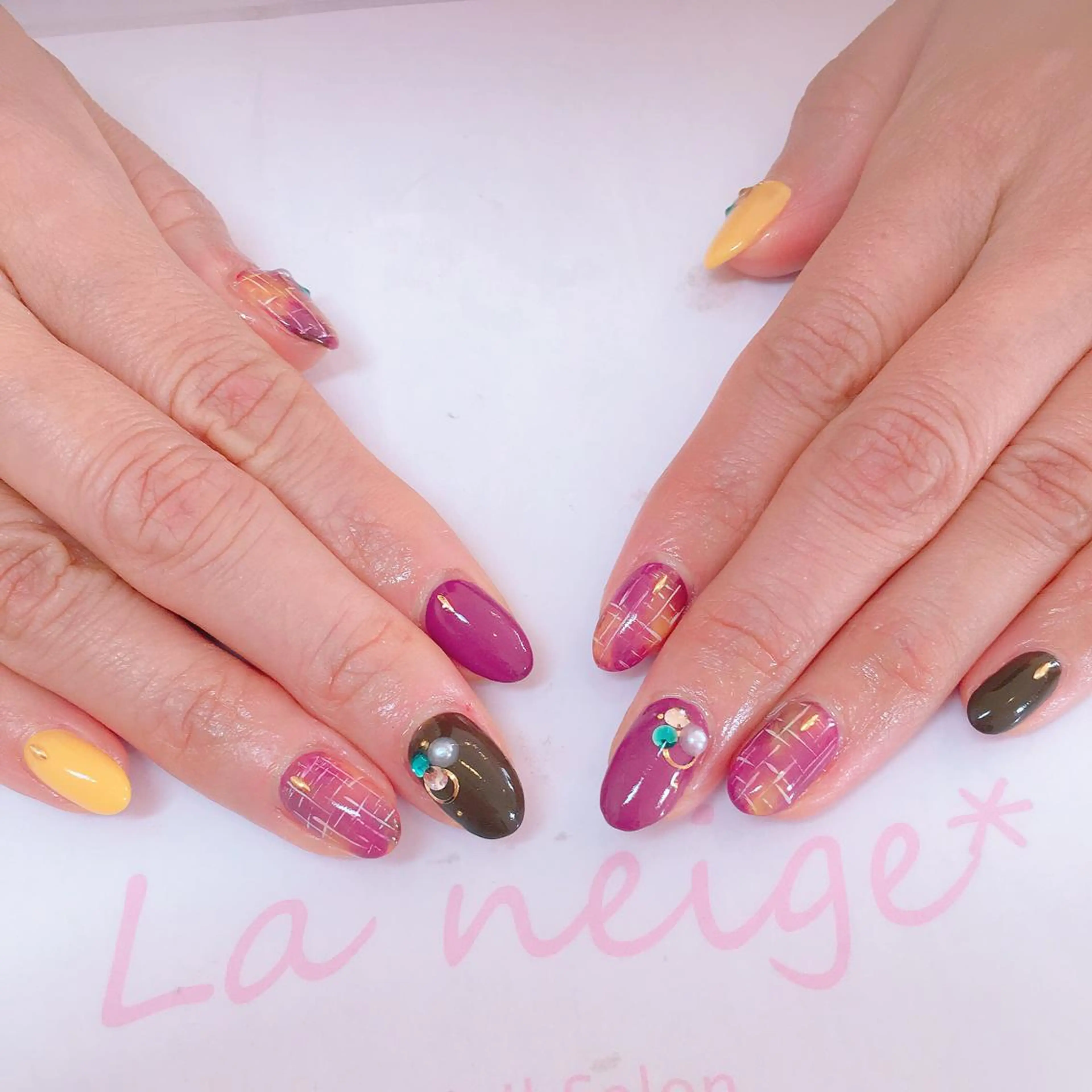 ネイル La neige* yuki 🥯🍑のネイルデザイン