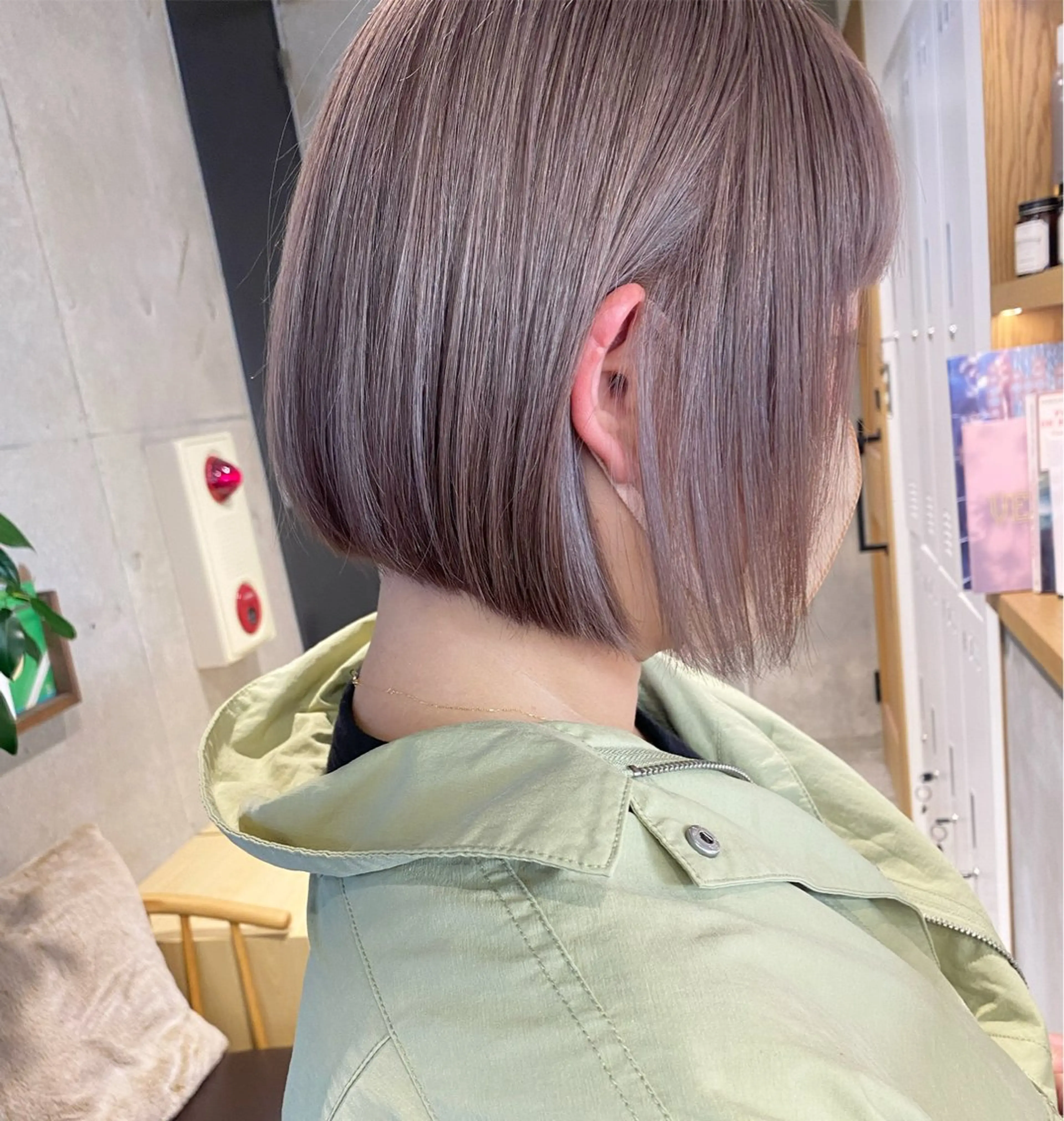 ショート カラー グレージュ ラベンダーカラー ラベンダーグレージュ ラベンダーグレー その他 ブリーチカラーレイヤ ーカット🦋annaのヘアスタイル