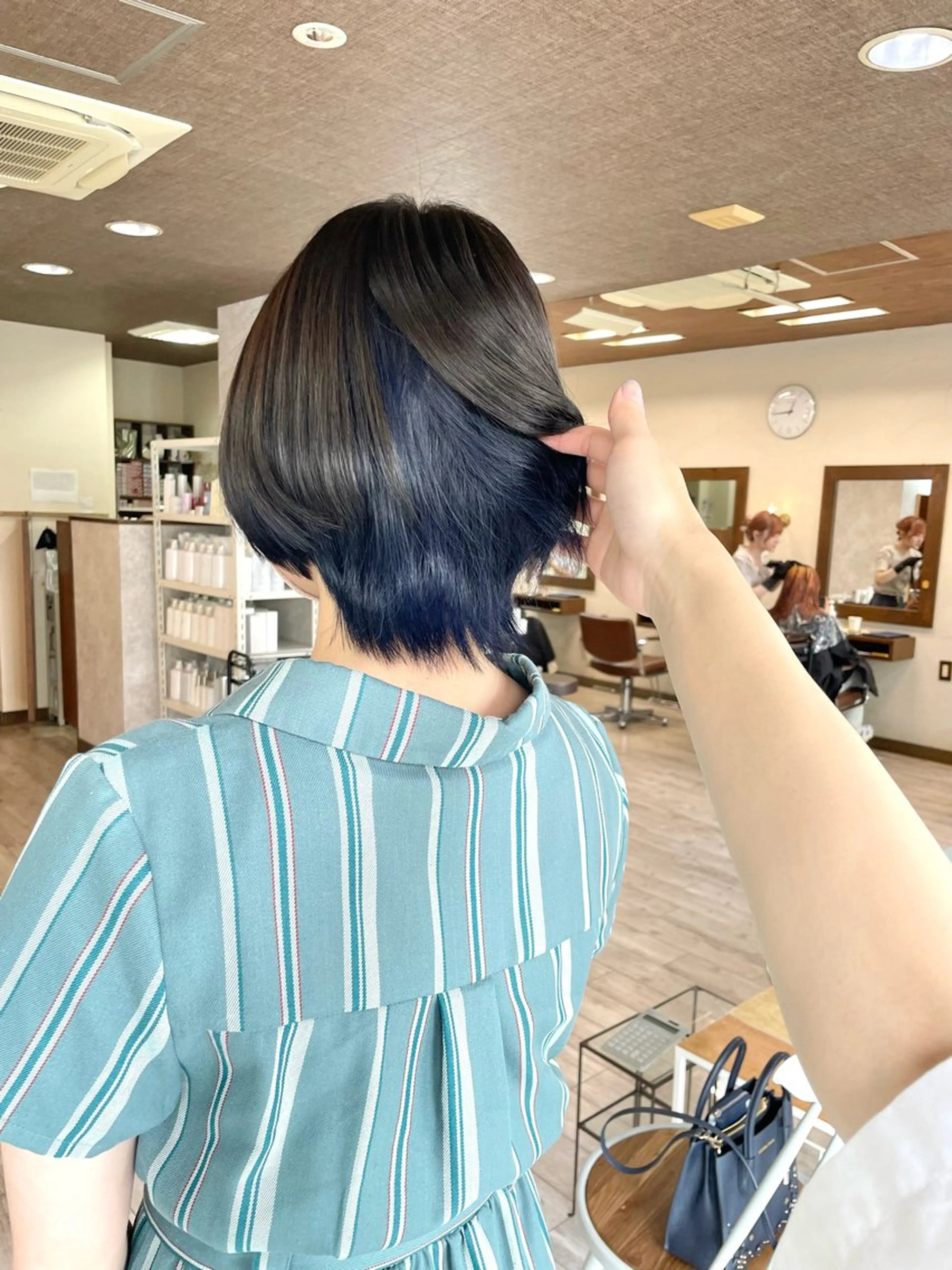 ミディアム カラー ブリーチ インナーカラー ウルフカット 🫧ヒシダアキ /taboo🫧のヘアスタイル