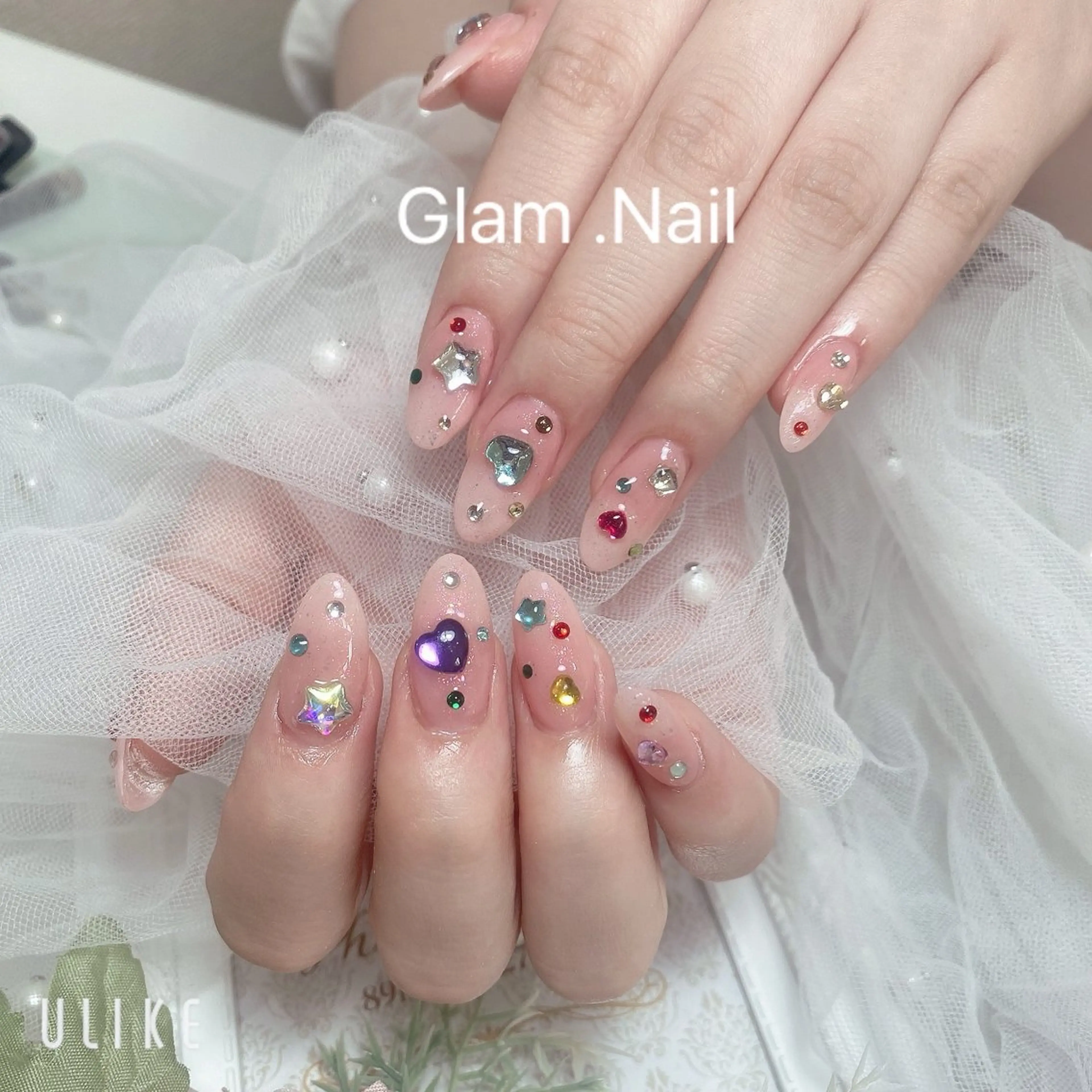 ネイル Glam nail salon所属・リ ナのネイルデザイン