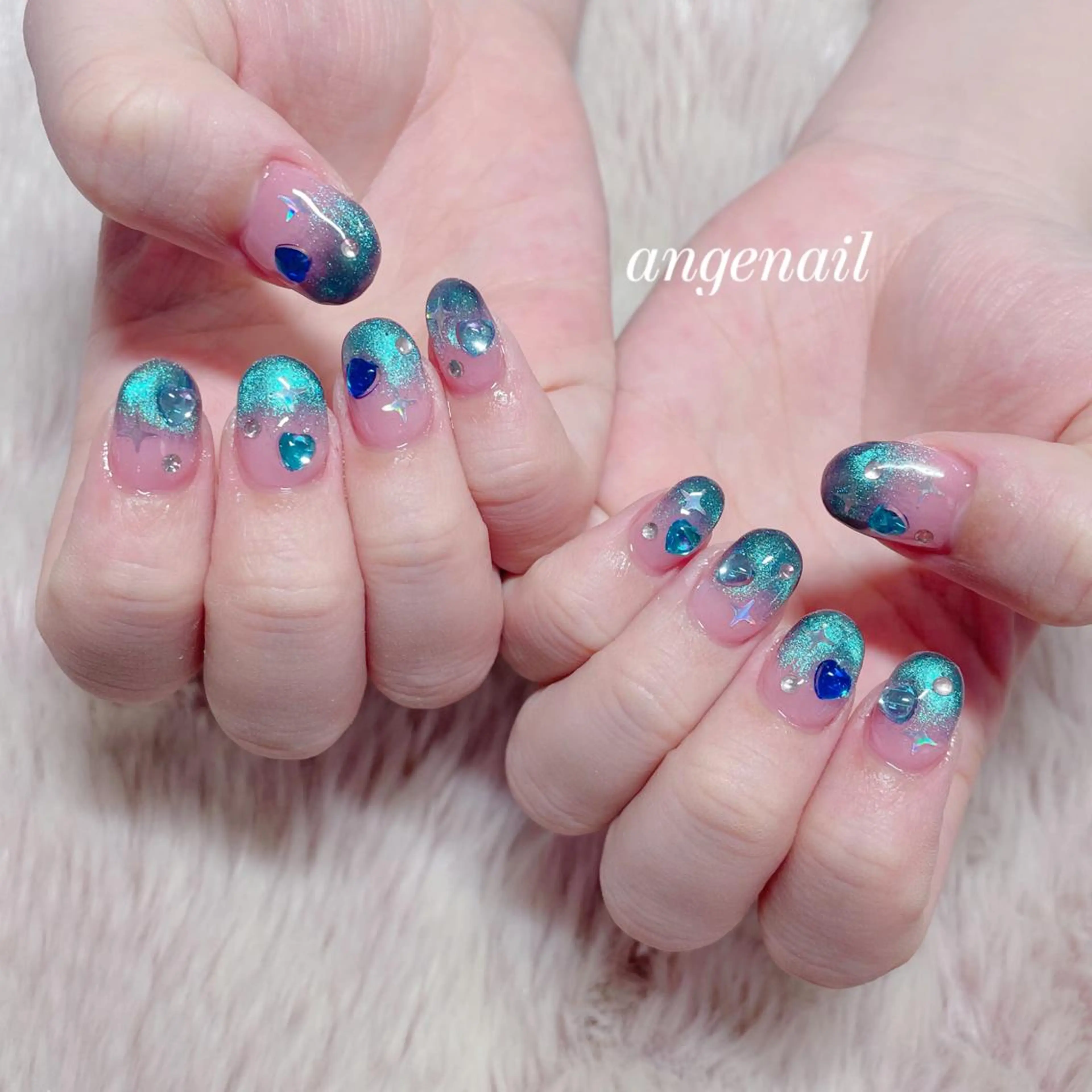 ネイル ハンドネイル オーナーネイリスト MAKIのネイルデザイン