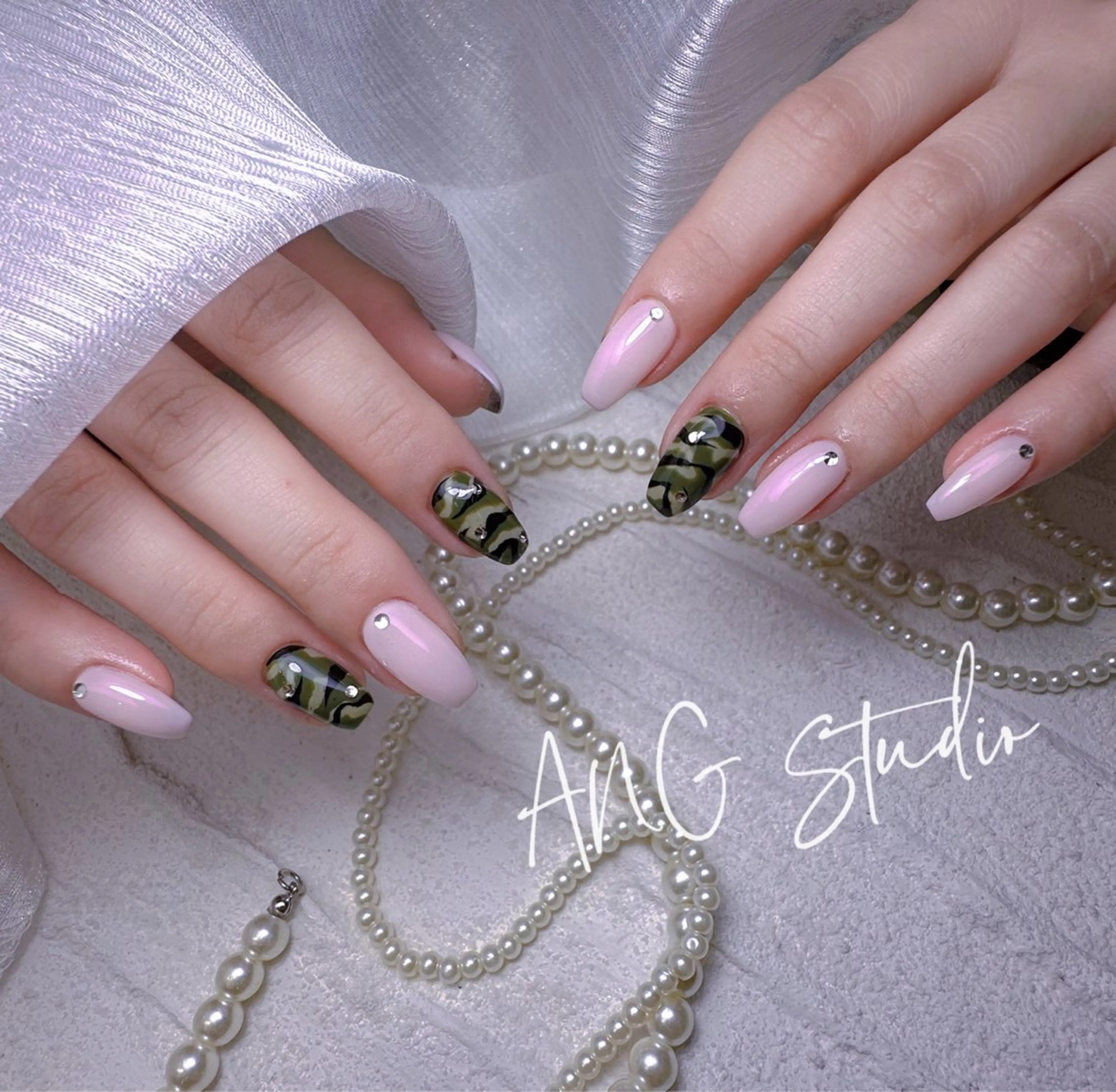 ネイル ハンドネイル ハンドケア ANG Studioのネイルデザイン