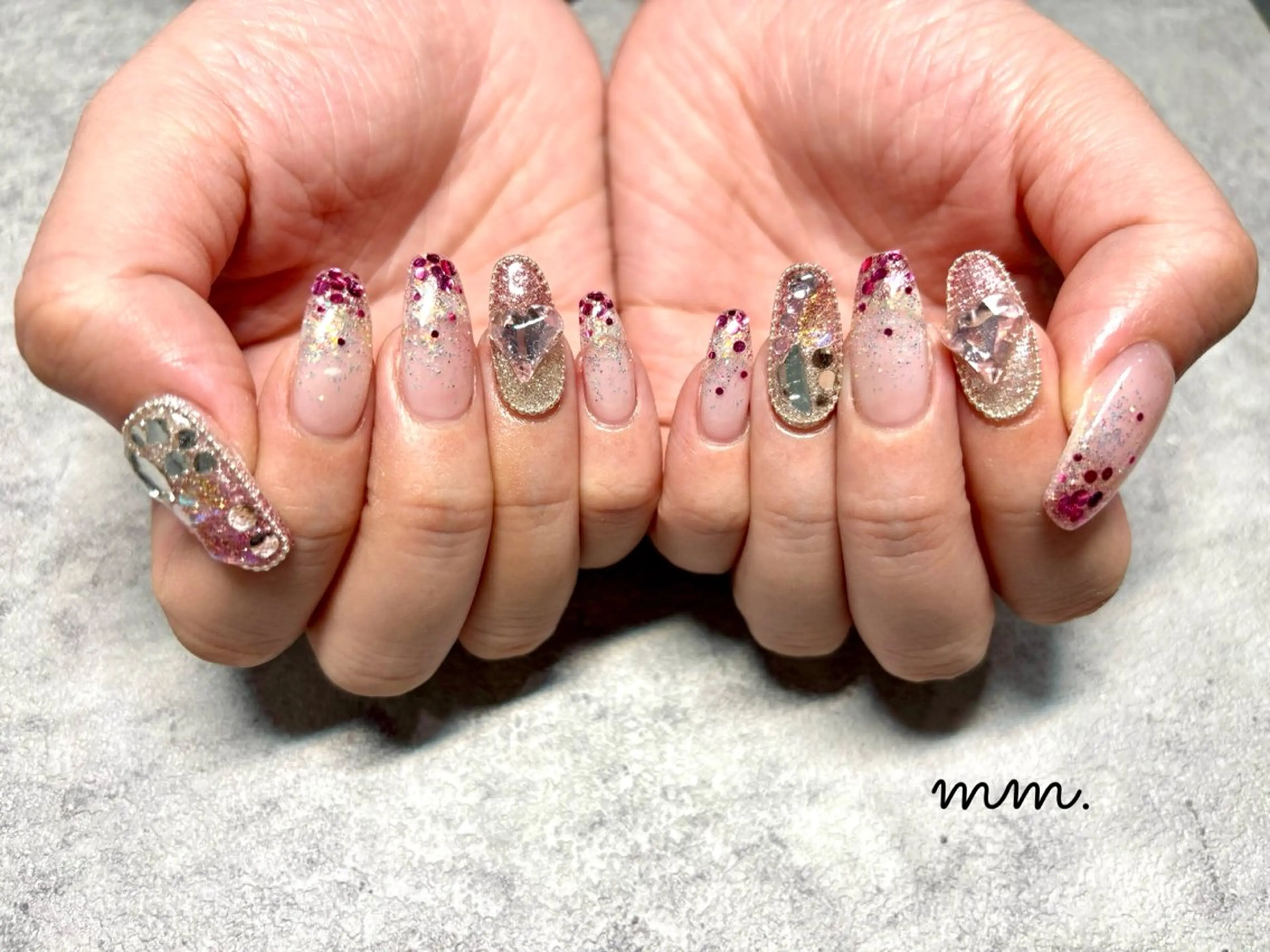 ネイル 持ち込み ハンドネイル mm. ✨Ayuna✨のネイルデザイン