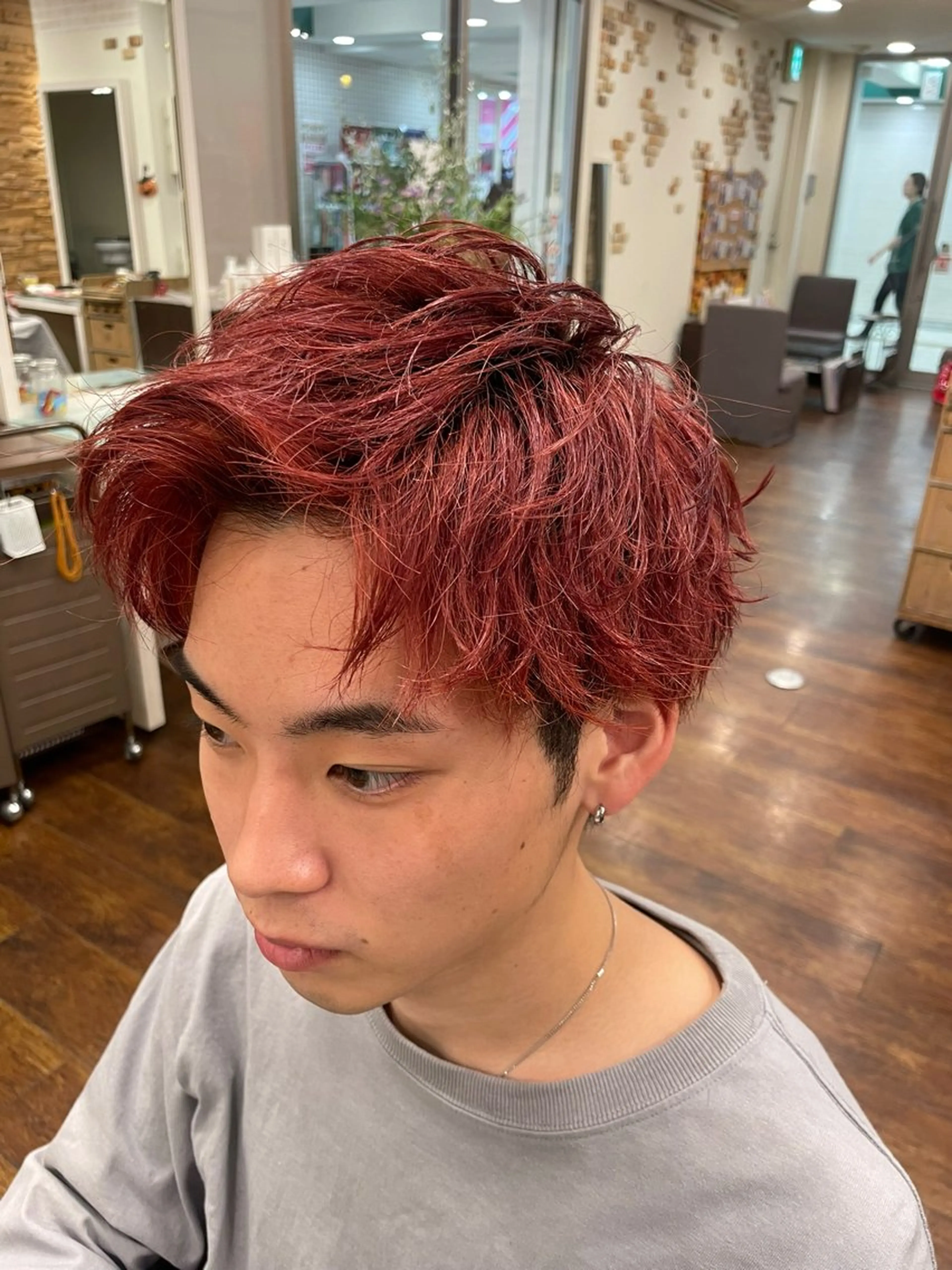 ショート カラー メンズ レッドカラー 井上 悠人のヘアスタイル