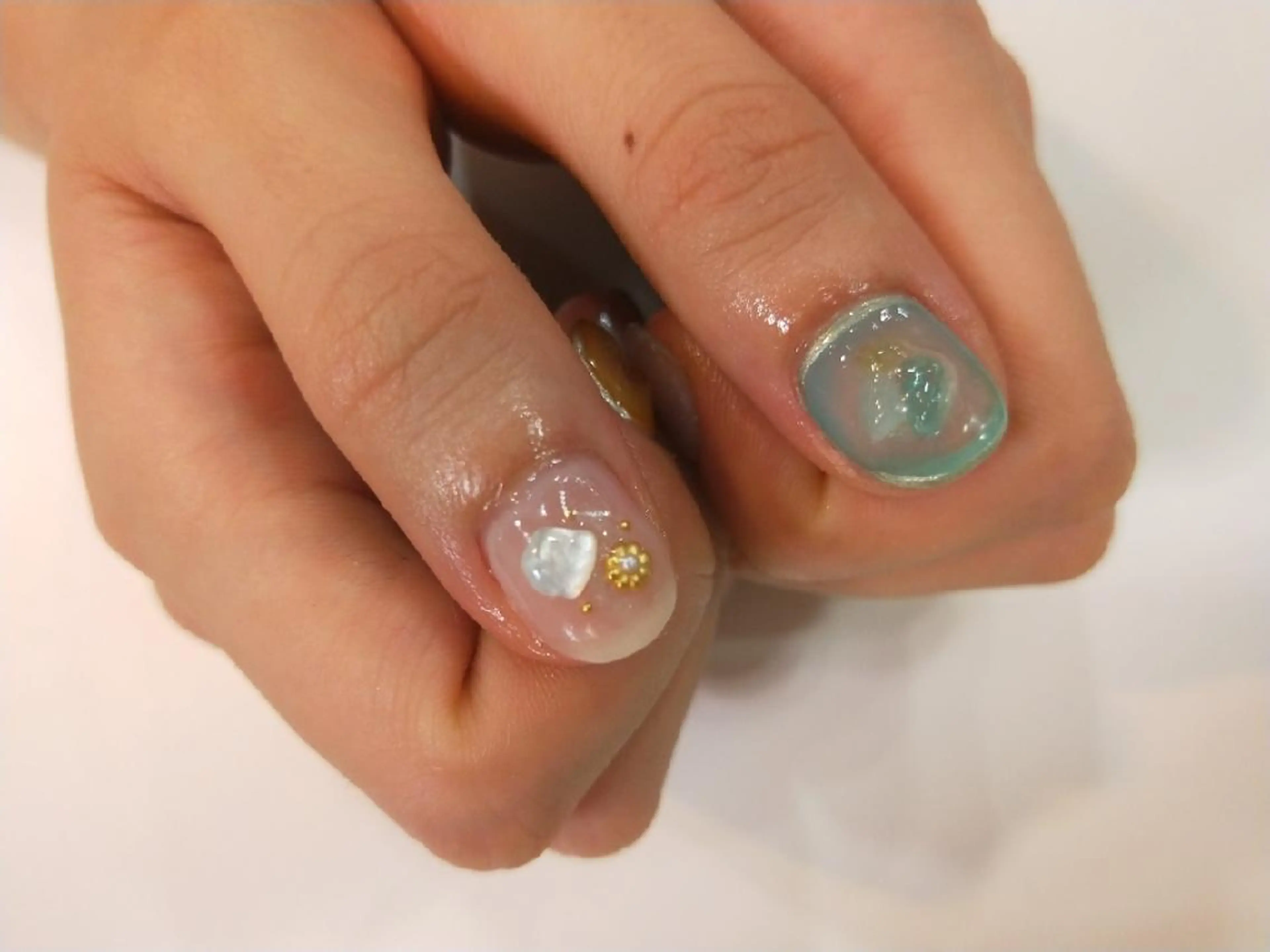 ネイル ハンドネイル ハンドケア R'well所属・はばすみれ🎀ﾈｲﾙ 光ﾌｪｲｼｬﾙ ﾍｱのネイルデザイン