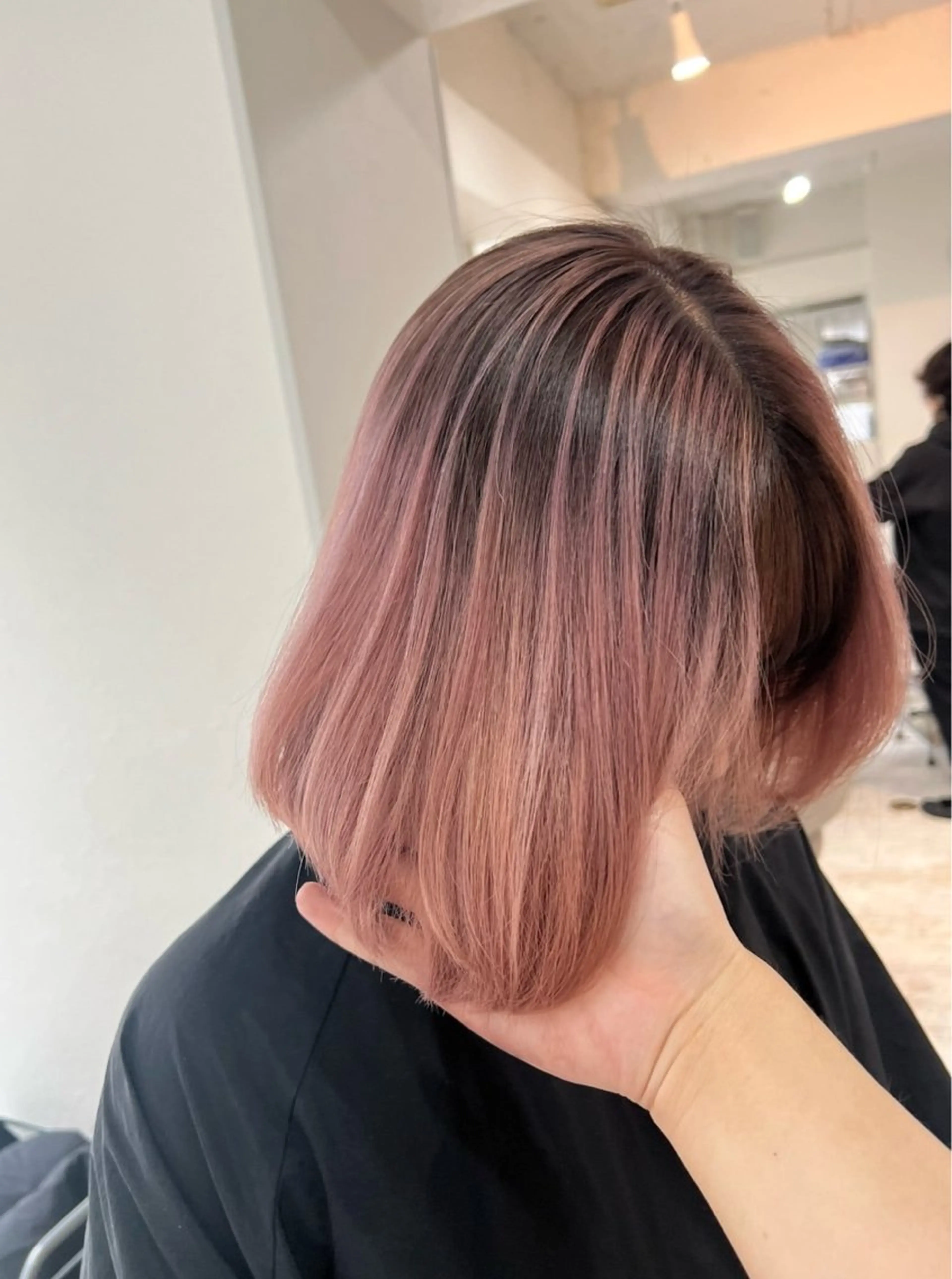 ショート カラー バレイヤージュ ベージュカラー ピンクカラー ピンクベージュ レイヤーカット ヘアカラー トリートメント ROBIN所属・指名数No.1 /NAOYAのヘアスタイル