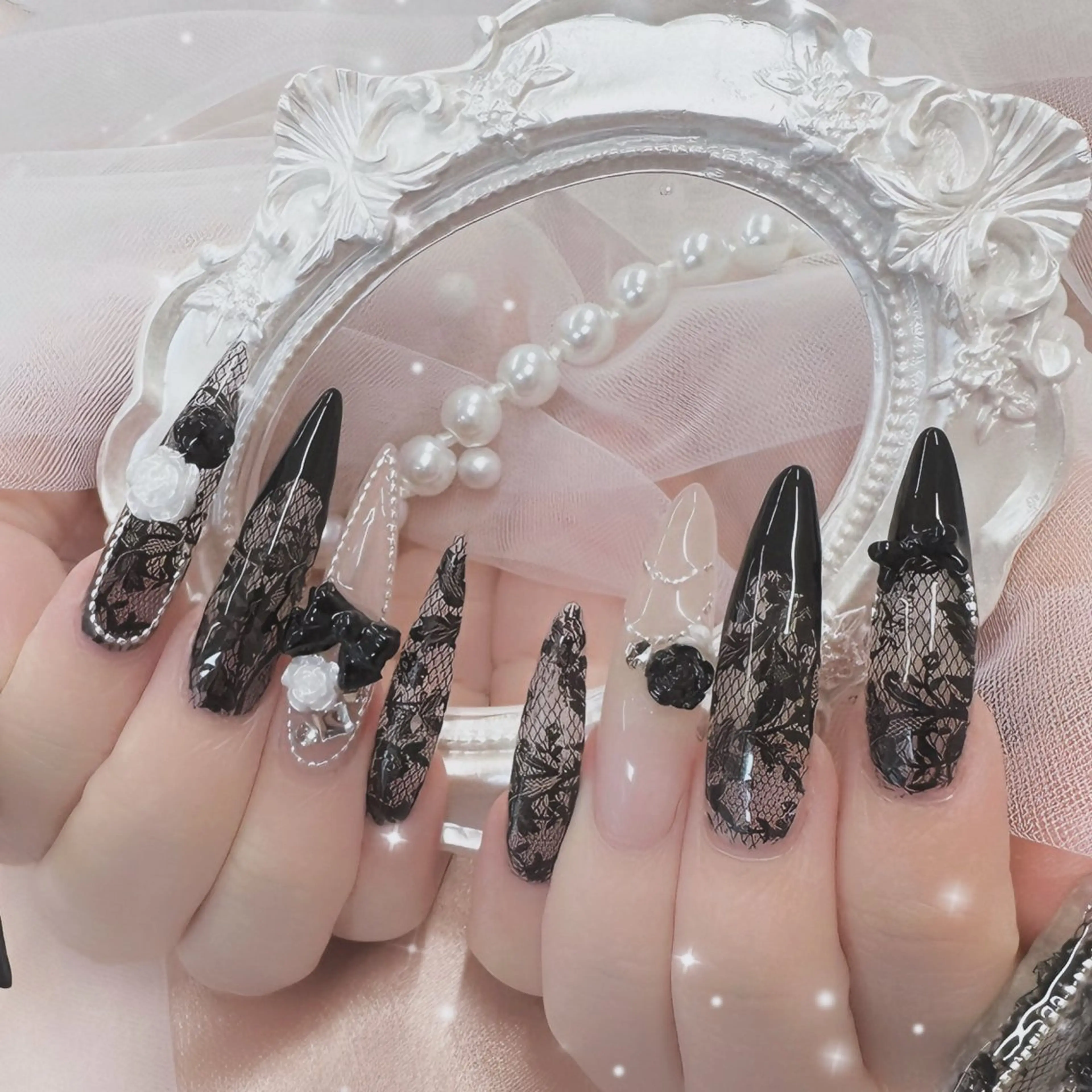 ネイル レース Pawtique nail salonのネイルデザイン