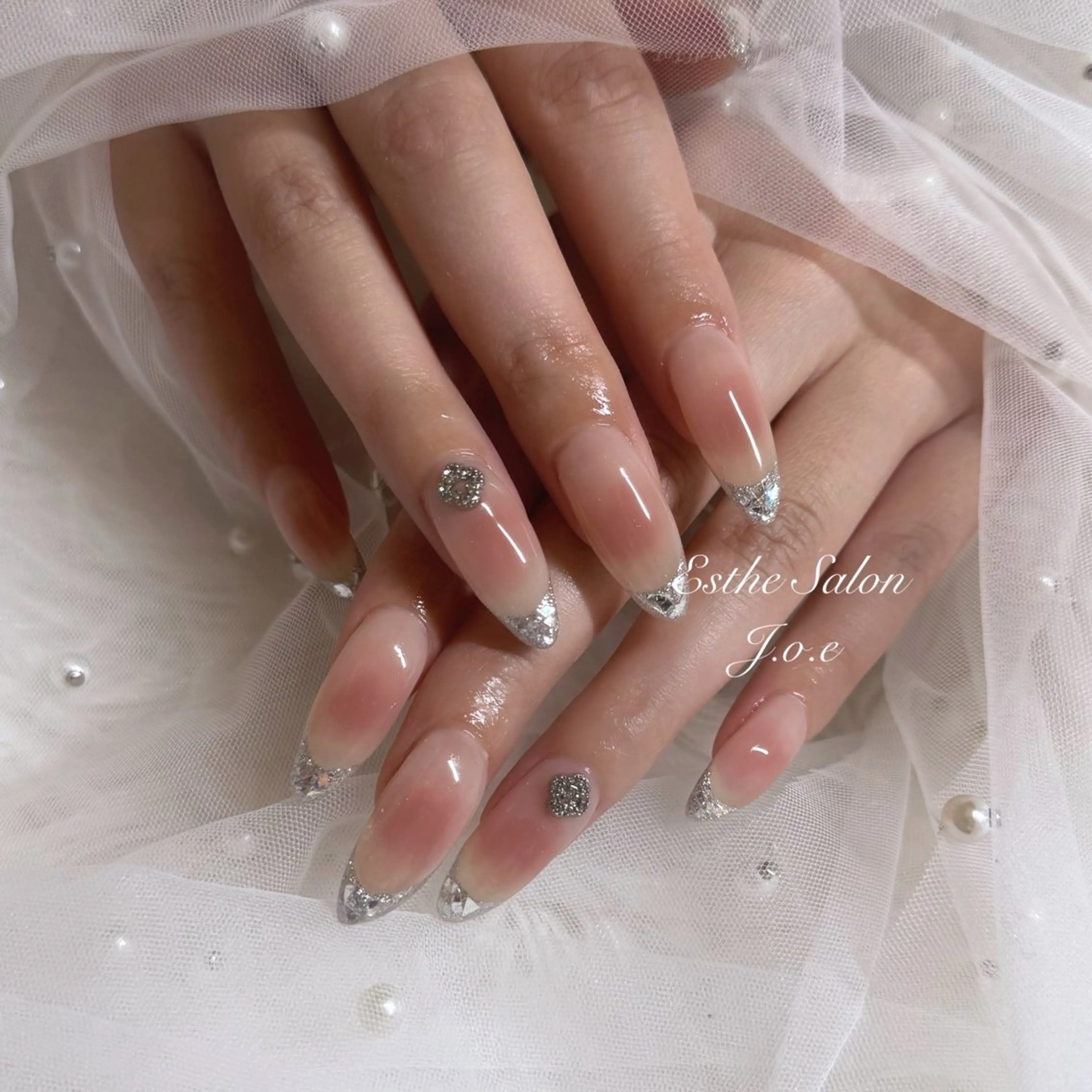 ネイル チークネイル フレンチネイル ガラスフレンチ ハンドネイル 廣瀬 春奈のネイルデザイン