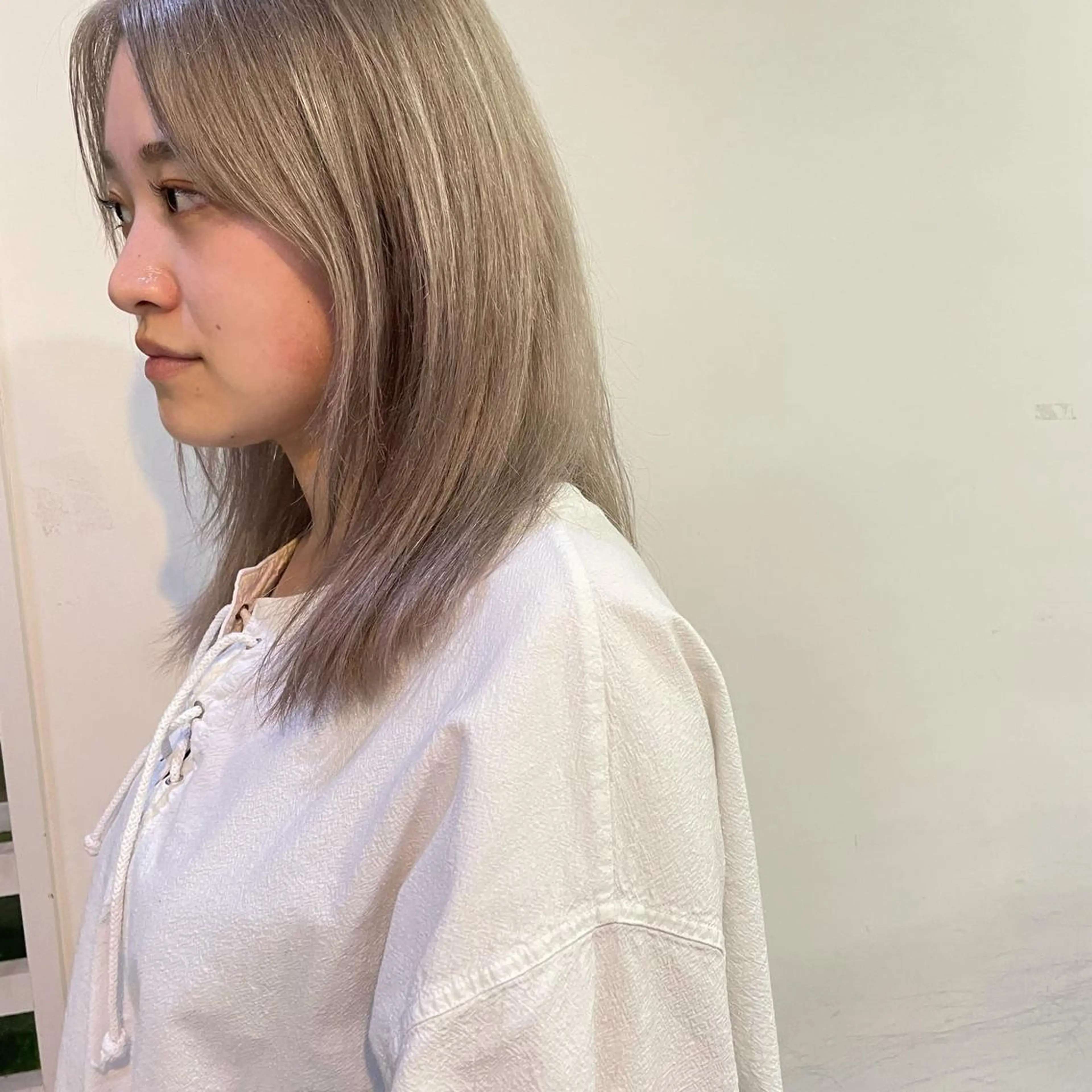 ミディアム カラー silo所属・silo MOKA 顔周りカット🦦のヘアスタイル