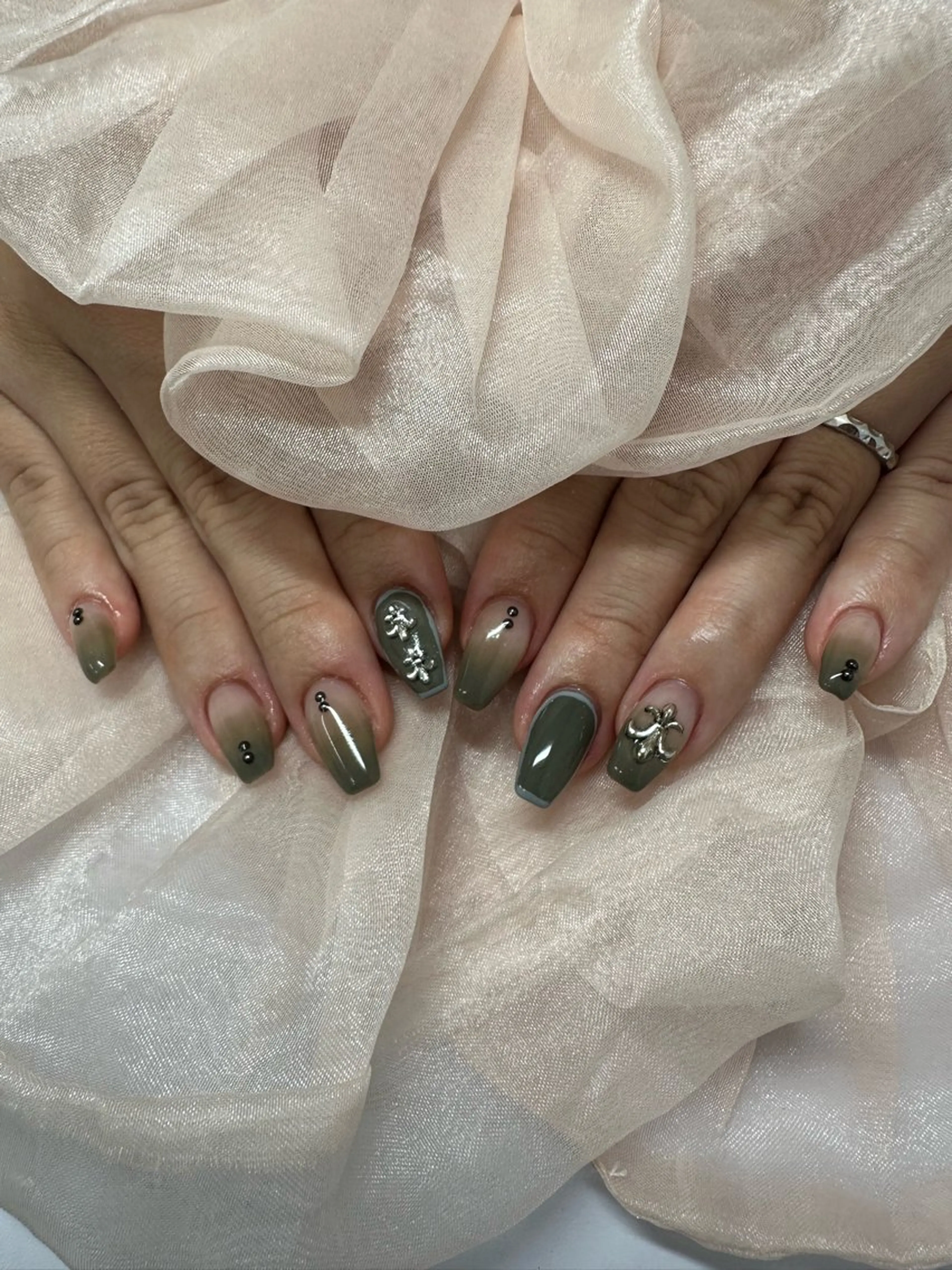 ネイル ハンドネイル Nail's AOAQUA所属・AOAQUA SHIORIのネイルデザイン