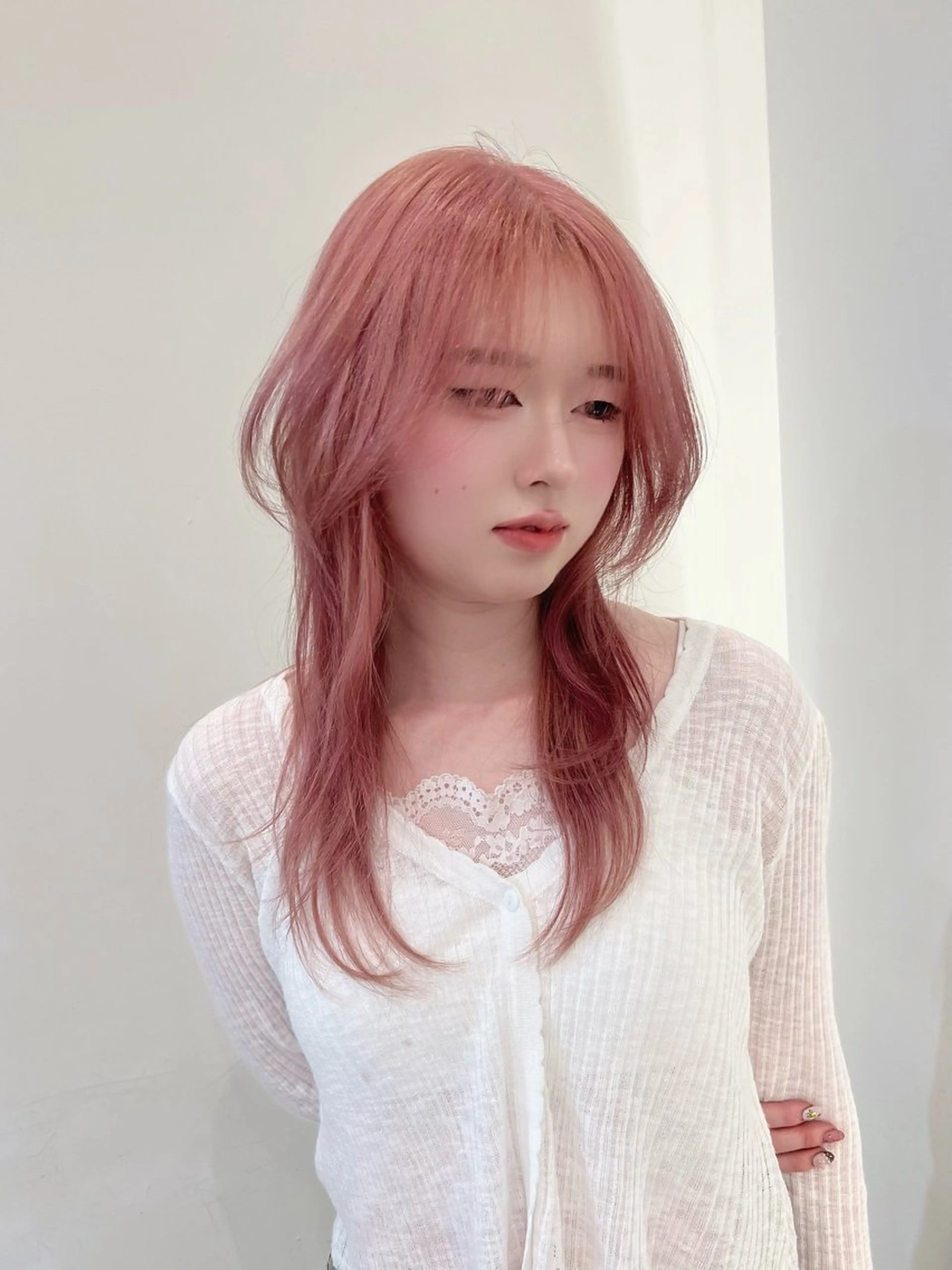 ミディアム カラー カット ヘアカラー トリートメント レイヤー/韓国 ハイトーン興津史弥のヘアスタイル