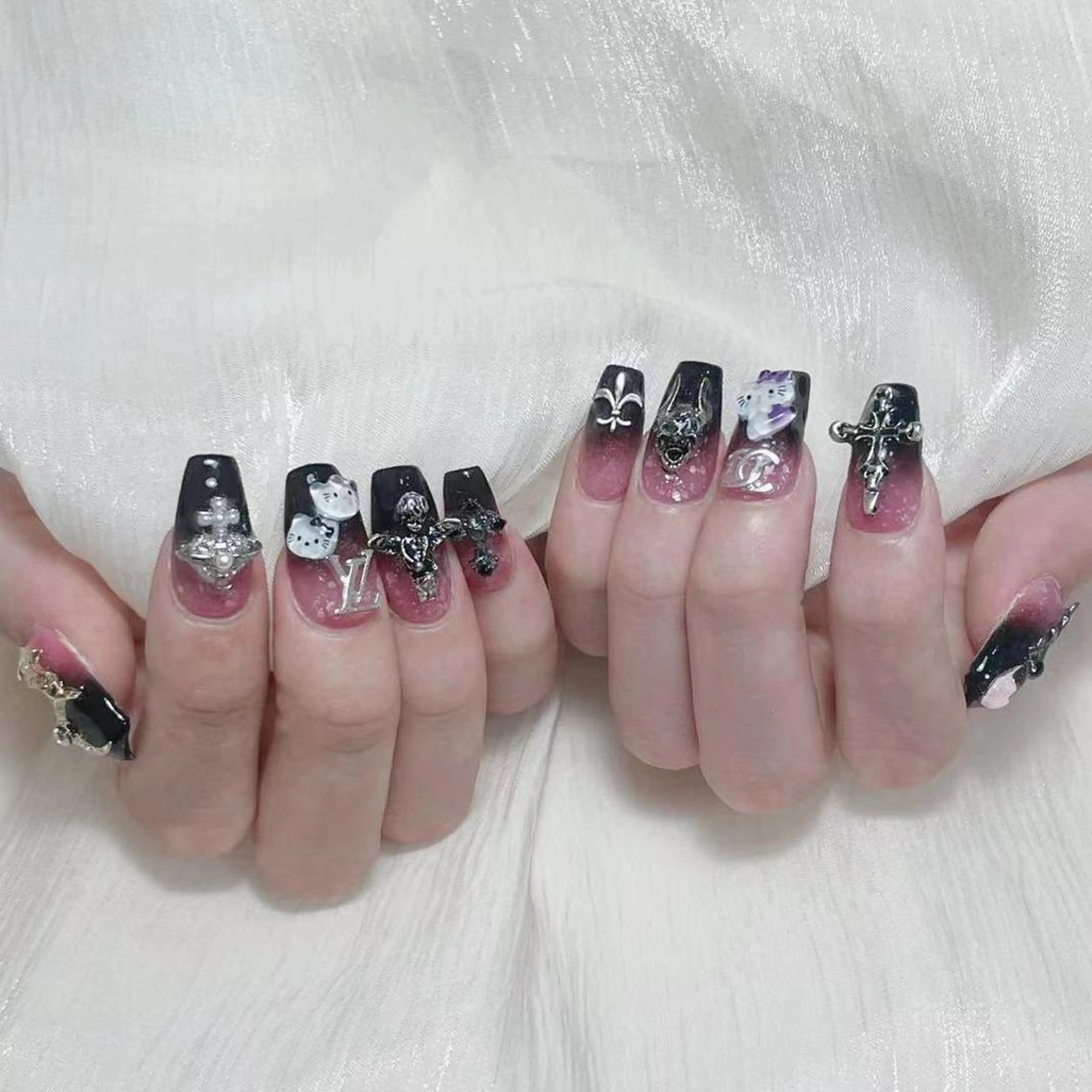 ネイル ハンドネイル DIAMOND 💅のネイルデザイン