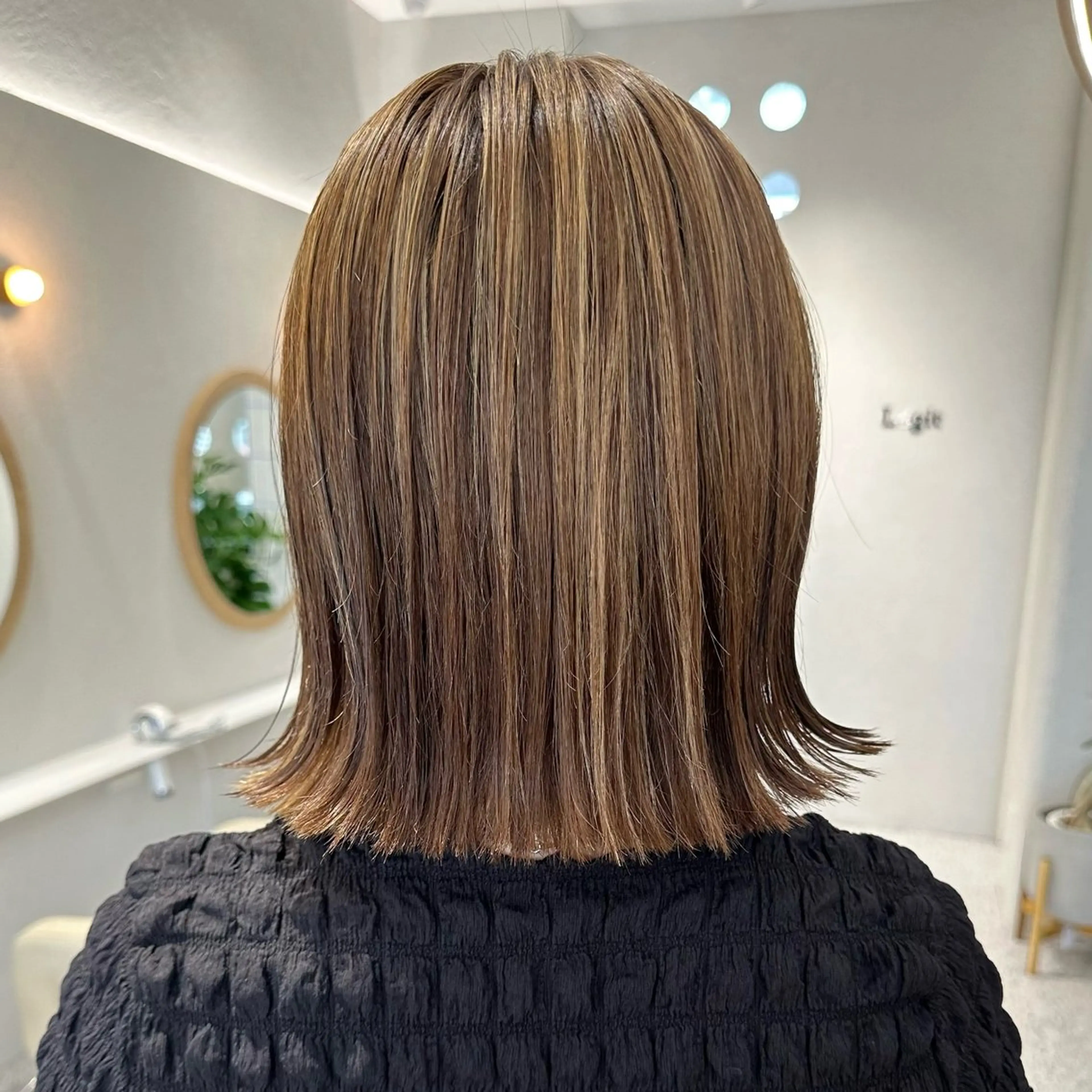 ミディアム カラー 透明感カラー ハイライトカラー ハイトーンカラー イルミナカラー インナーカラー ヘアカラー Legit 海老名所属・髪質改善💫カラー/ 縮毛矯正✨特化美容師のヘアスタイル