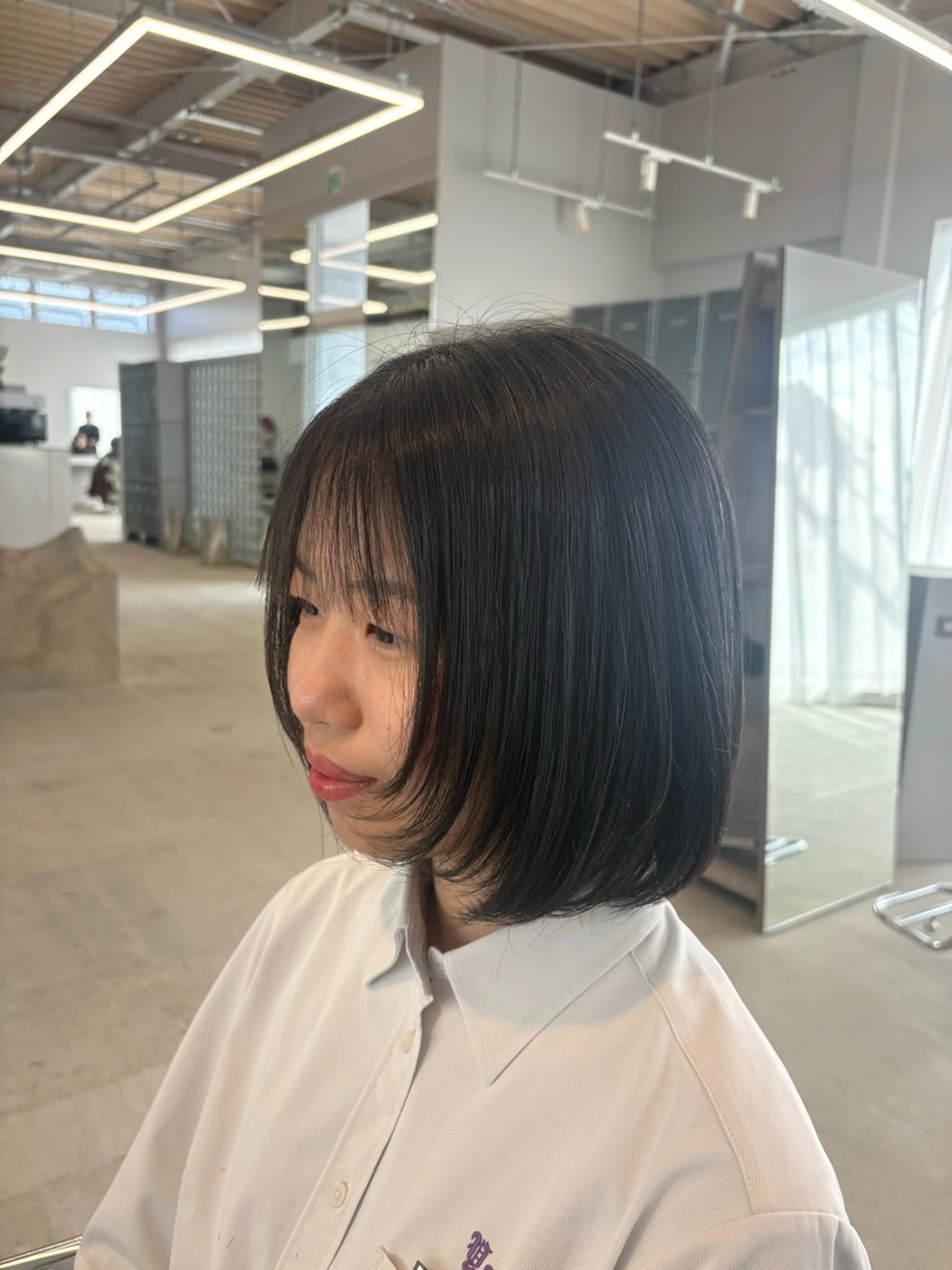 ショート ボブ 顔まわりレイヤー 顔周りカット レイヤーカット 小顔カット CEJA所属・渡部 心柚のヘアスタイル