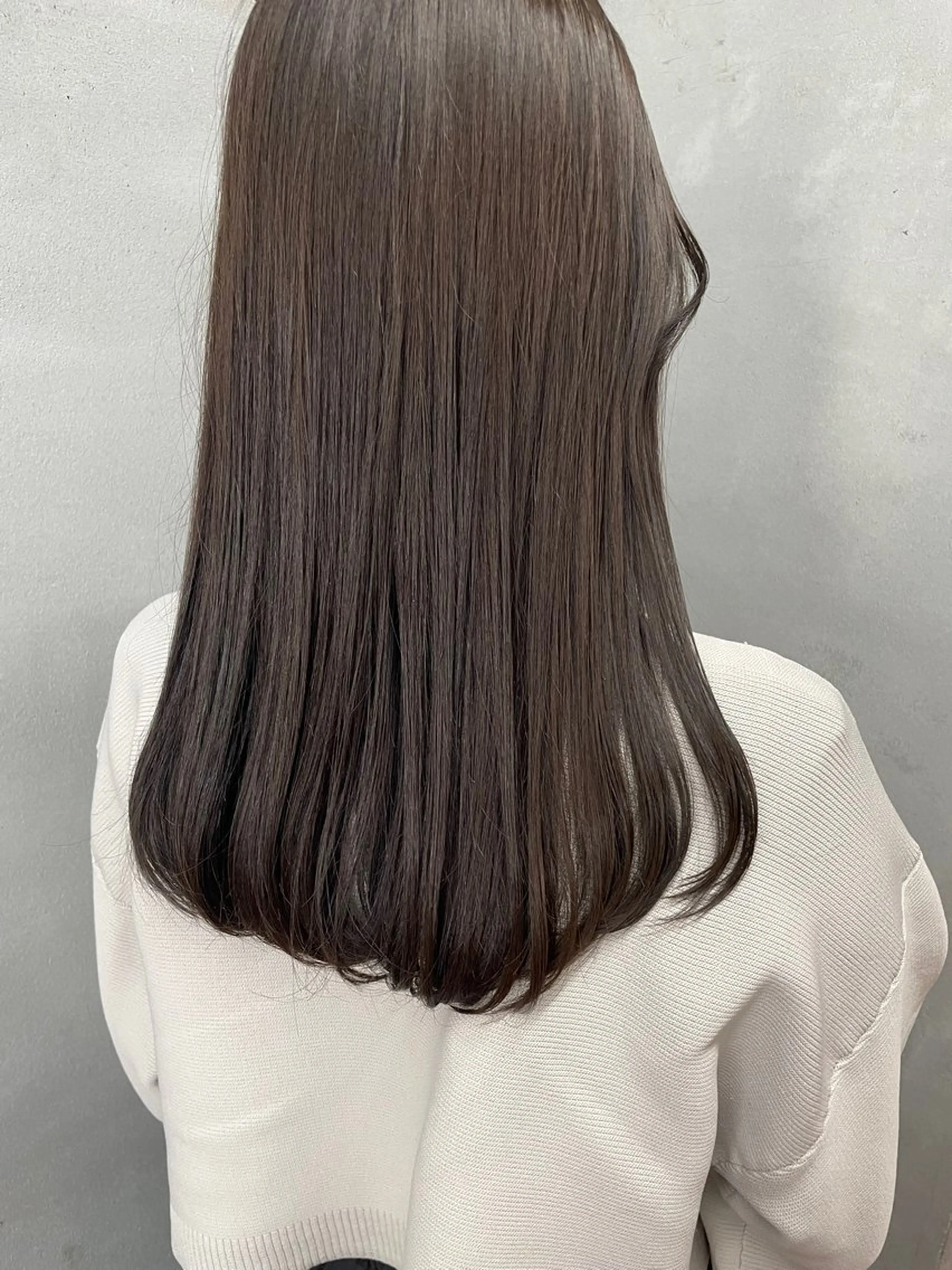 セミロング カラー アッシュ オリーブアッシュ カット ヘアカラー 女性リピ90%🍨 🩷佐藤みずきのヘアスタイル