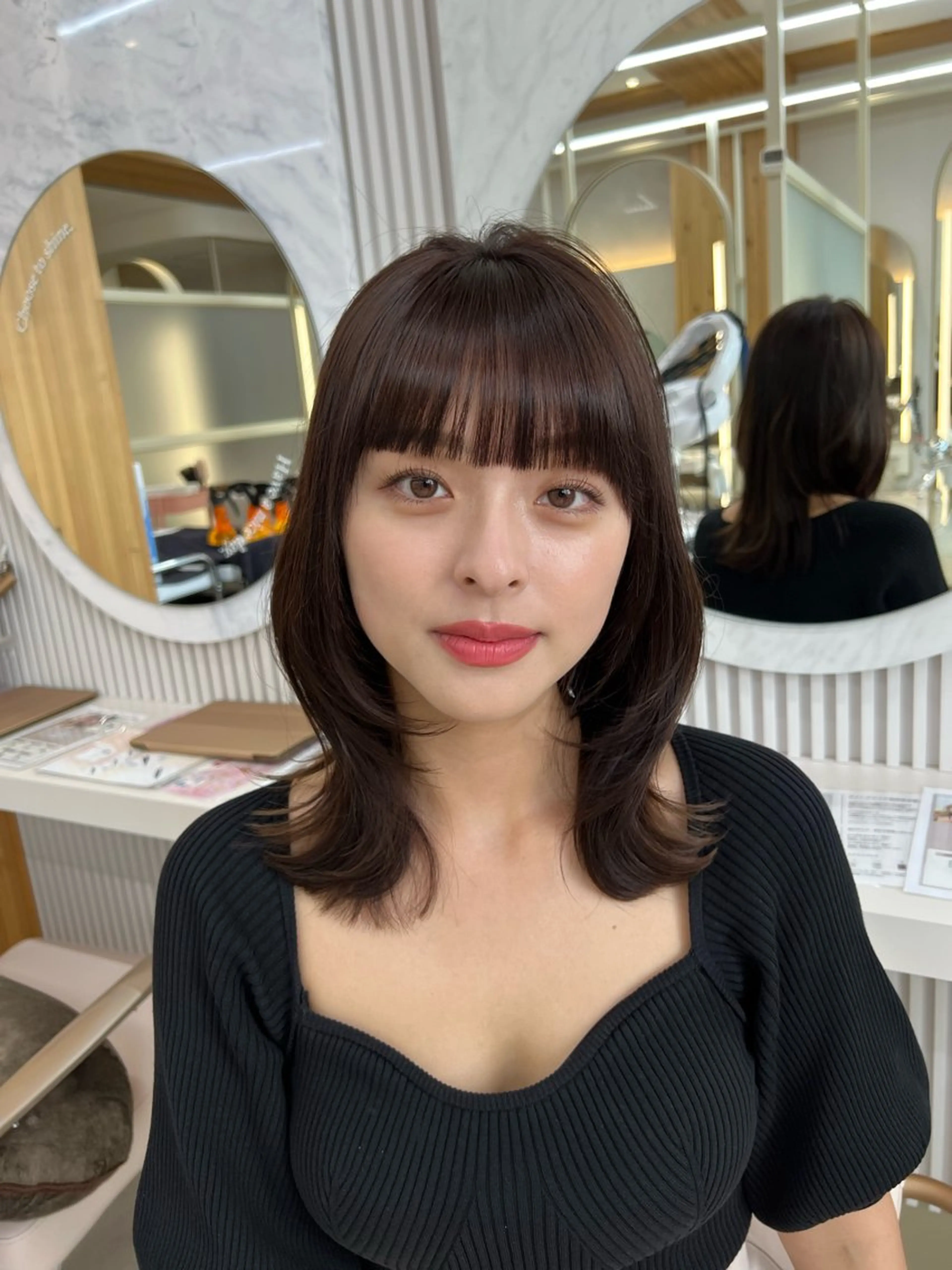 ミディアム くびれヘア エギョモリ 顔まわりレイヤー 顔周りカット ヨシンモリ カット ヘアカラー トリートメント レイヤーカット/ 顔まわり/アオイのヘアスタイル