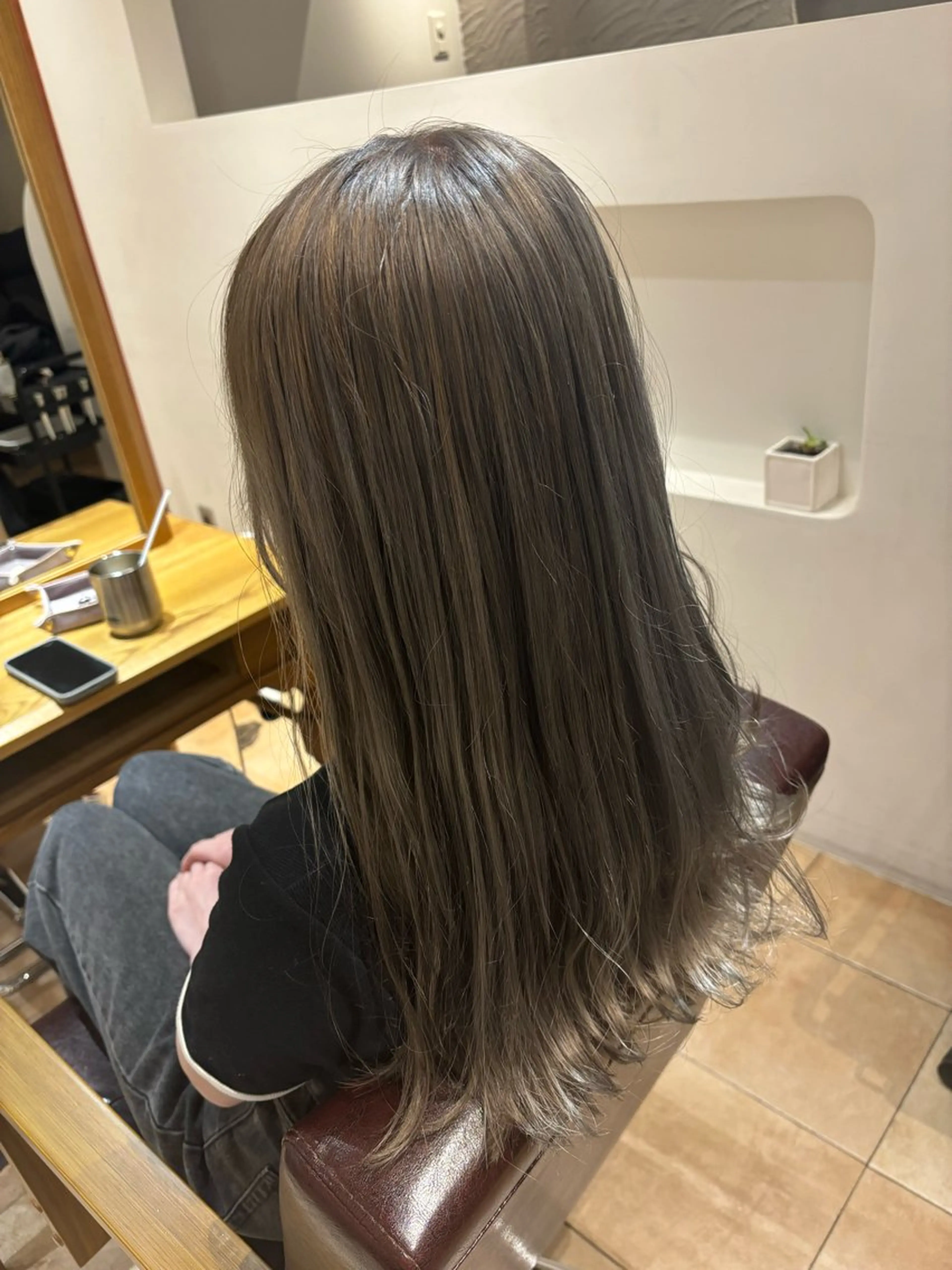 ロング カラー ブリーチ ケアブリーチ グレージュ シルバー シルバーグレージュ ヘアカラー 🌈透明感カラー🌈 🌟吉田祐介🌟のヘアスタイル
