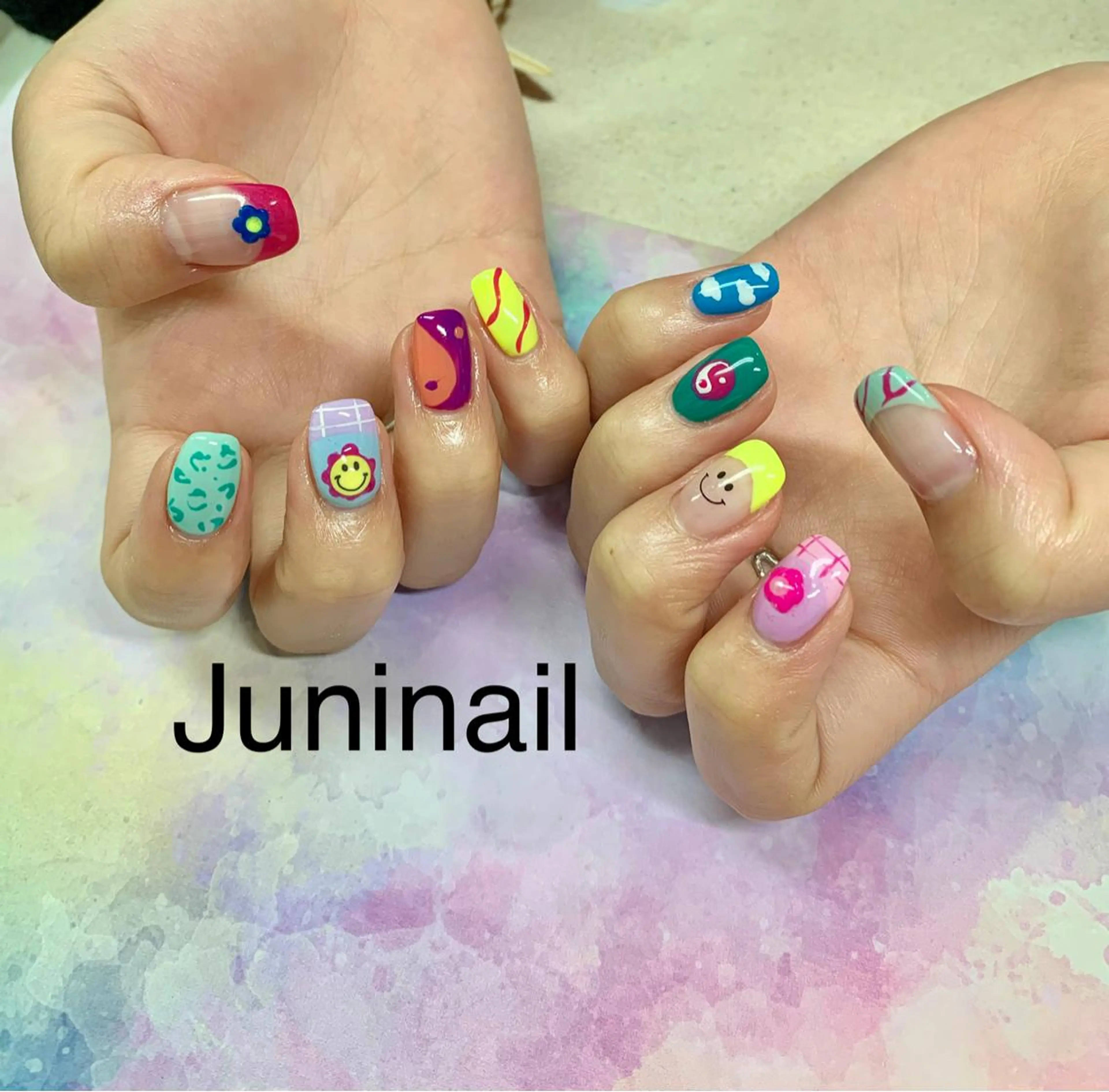 ネイル オーロラネイル クリアネイル フラッシュネイル フレンチネイル 氷ネイル・うるうるネイル ハンドネイル JuniNail 주니네일🇰🇷suのネイルデザイン