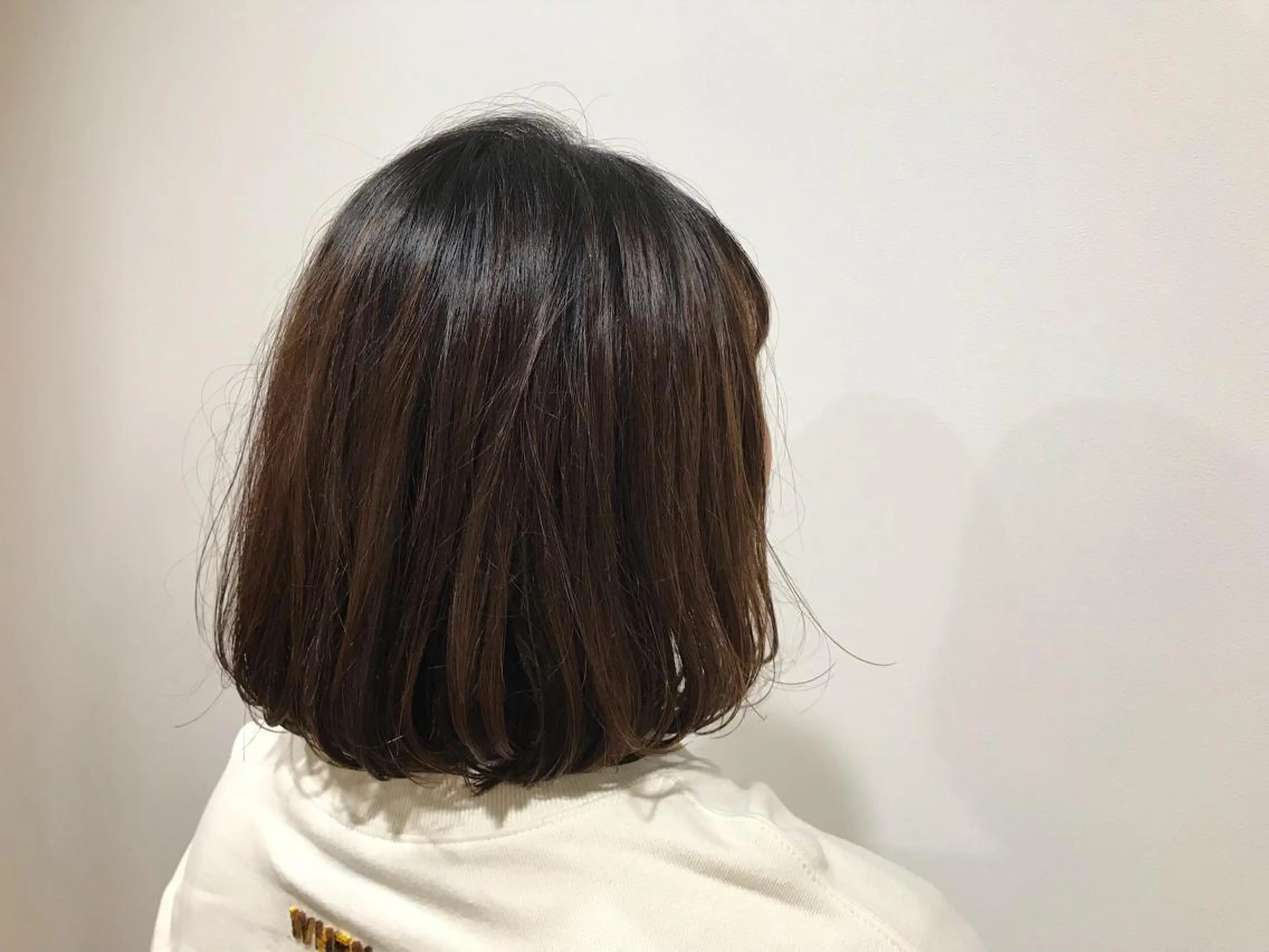 ミディアム 暖色カラー🍊 ボブ🌿顔周りcutのヘアスタイル