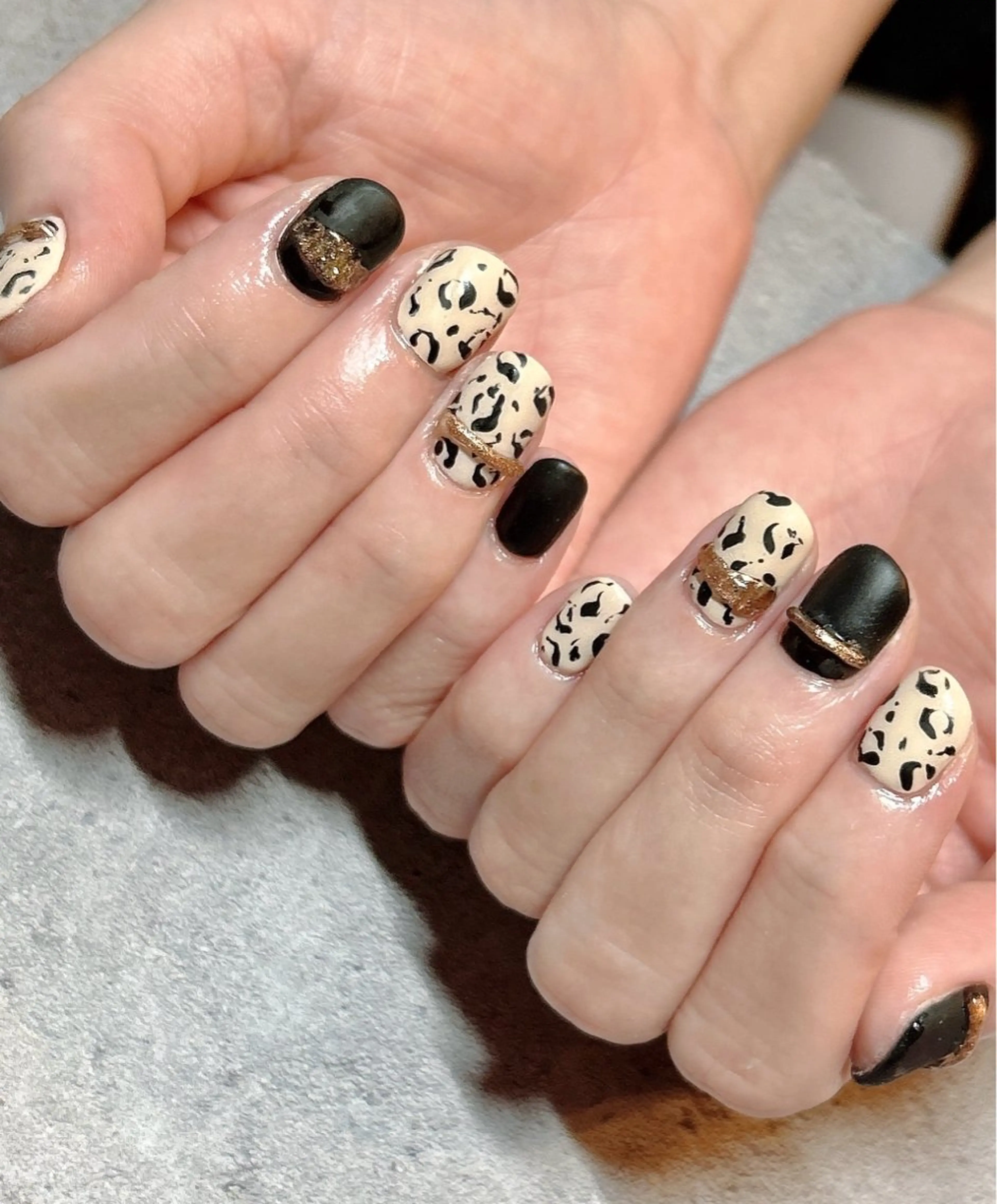 ネイル アニマル柄 マットネイル 持ち込み 冬ネイル takamin._.nail所属・オーダーメイド専門 takamiのネイルデザイン