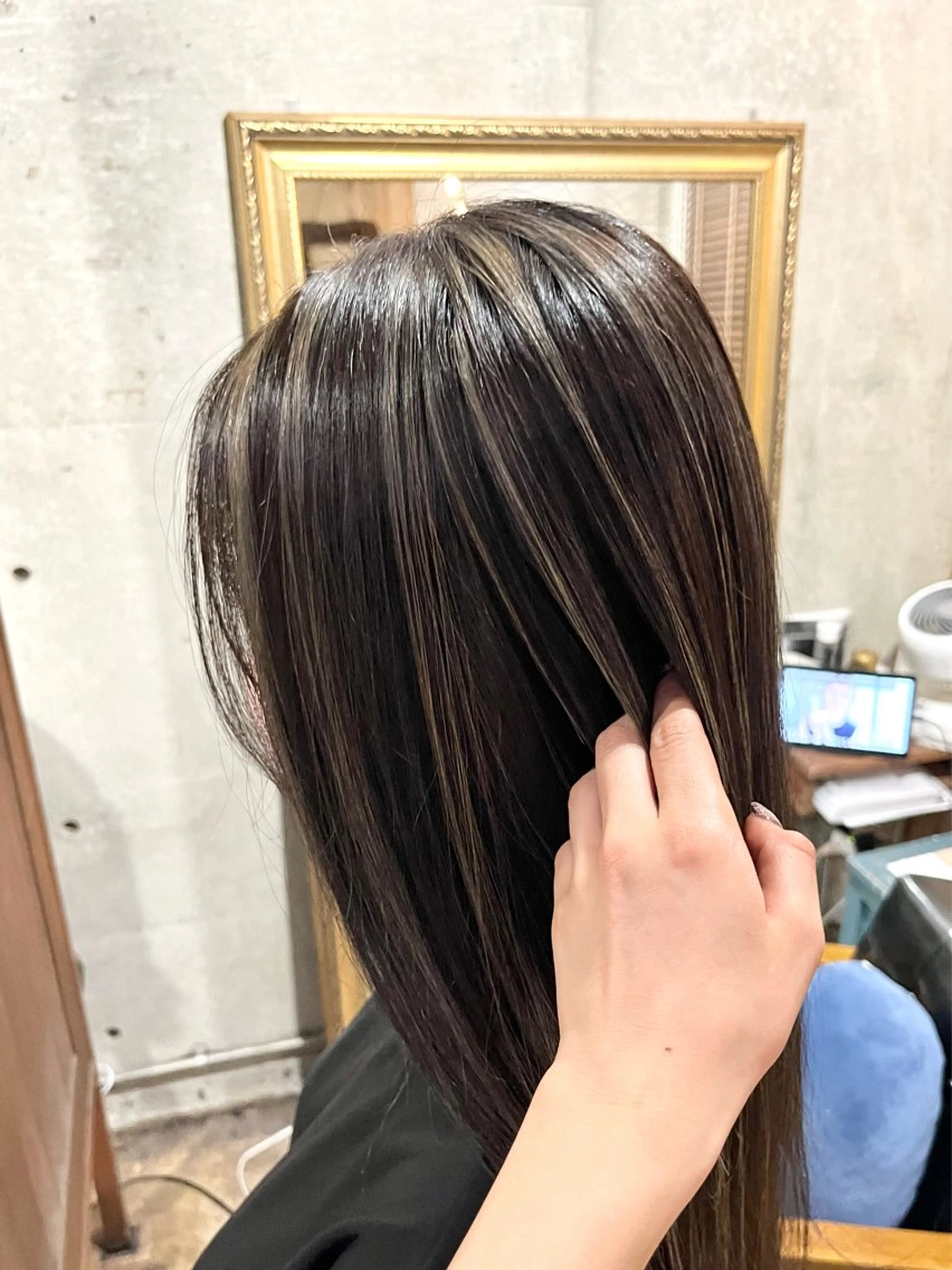 ロング カラー グレージュ ハイライトカラー ハイライト カット ヘアカラー トリートメント 韓国ボブ/レイヤー/ ハイトーン/まなみのヘアスタイル