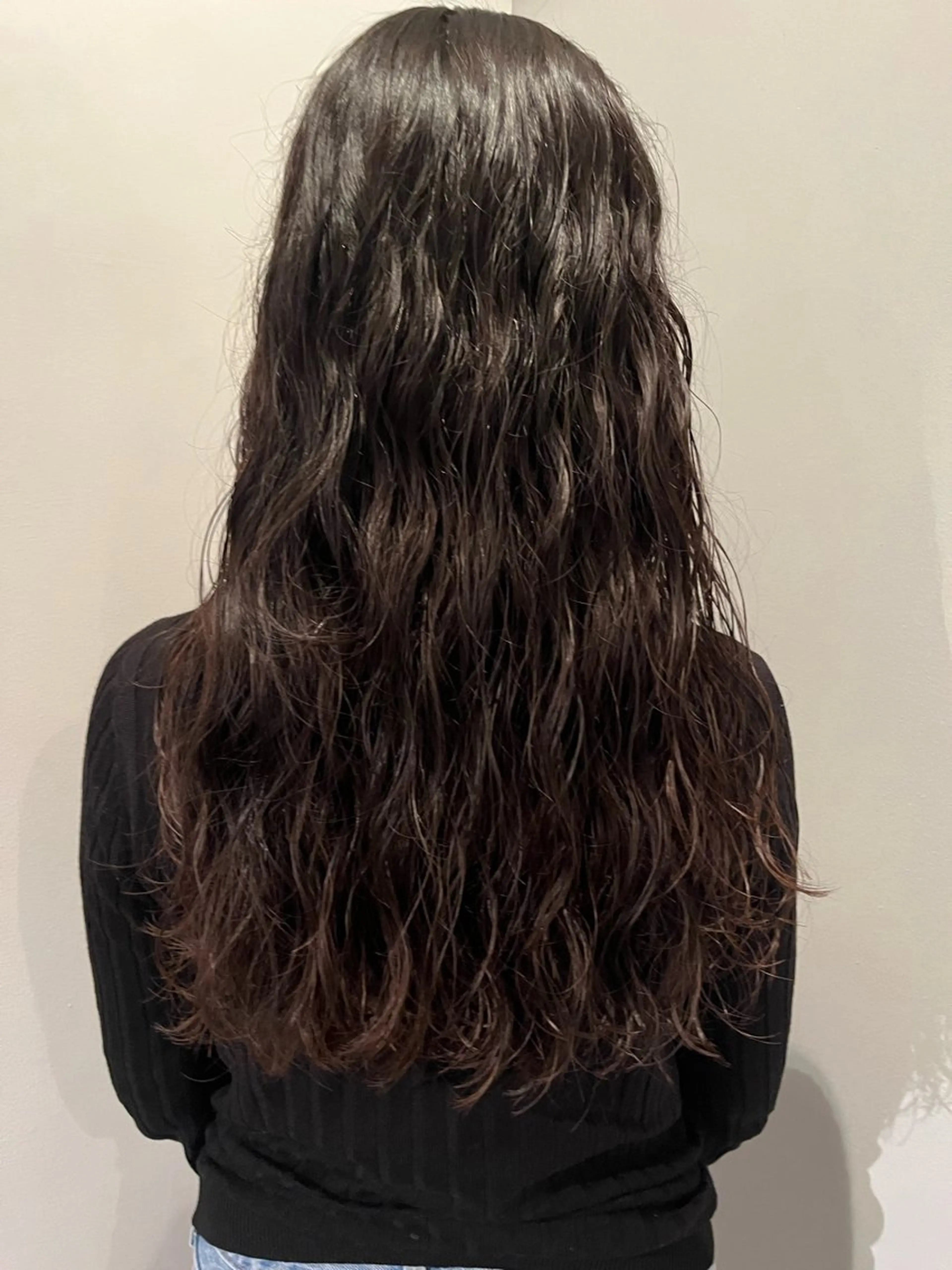 ロング パーマ ロング カット パーマ トリートメント GO TODAY シェアサロン 表参道Flos店所属・nishi fuyumiのヘアスタイル