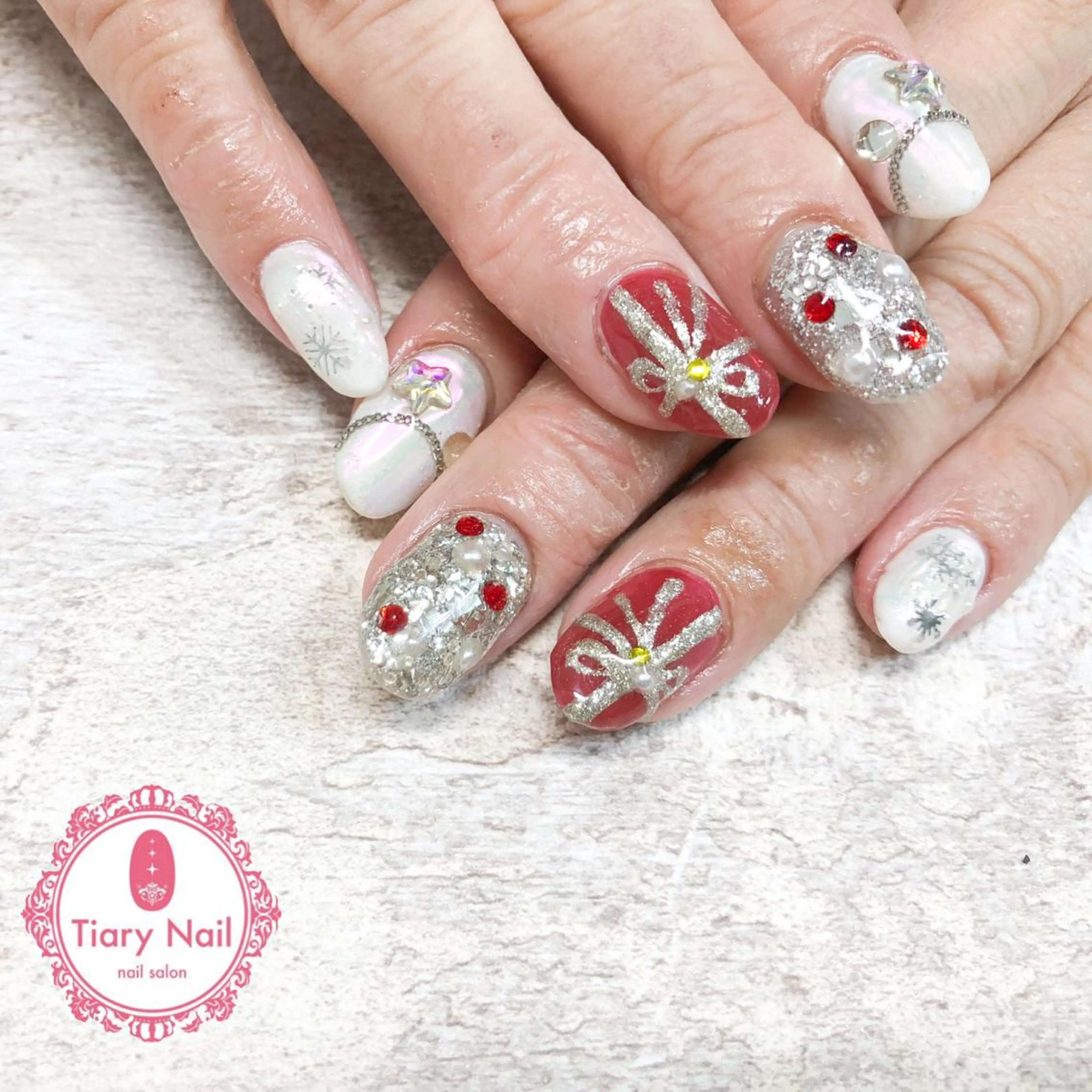 ネイル tiarynail K Kのネイルデザイン