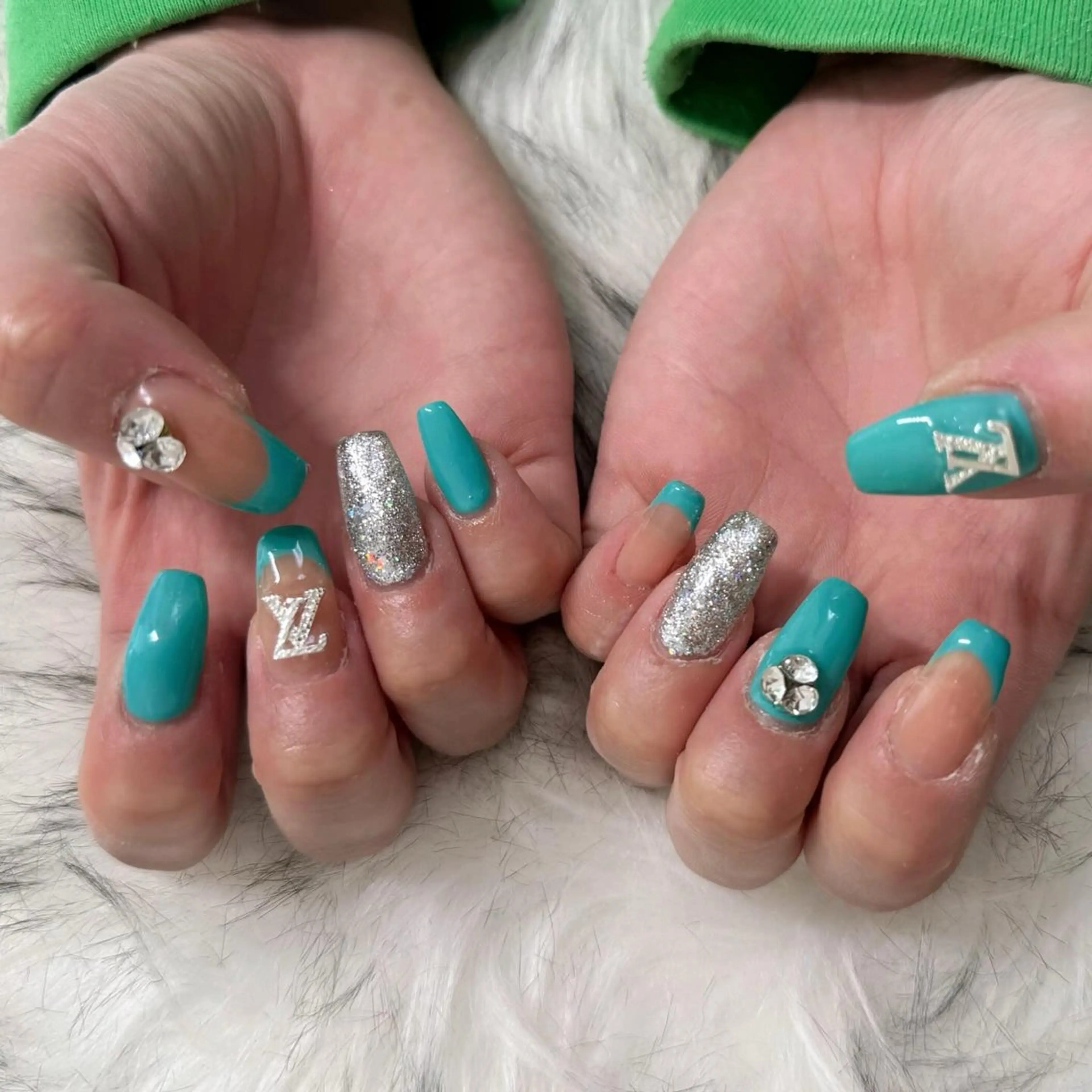 セミロング ハンドネイル mao .のネイルデザイン