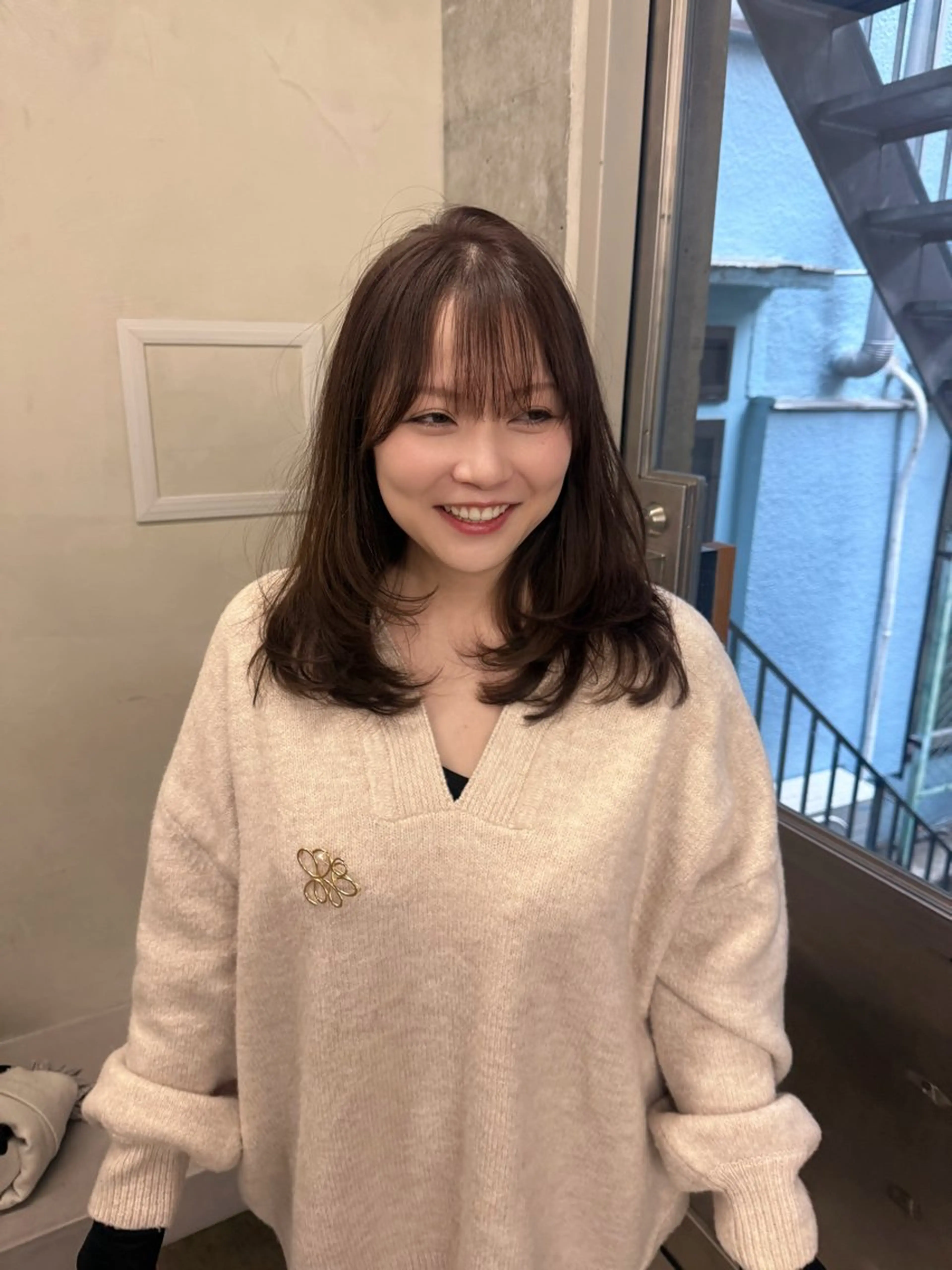 ロング カラー ロングレイヤー アッシュ ベージュカラー ブリーチ 透明感カラー カット ヘアカラー トリートメント 誰より丁寧なカット/ 小林輝/レイヤーのヘアスタイル