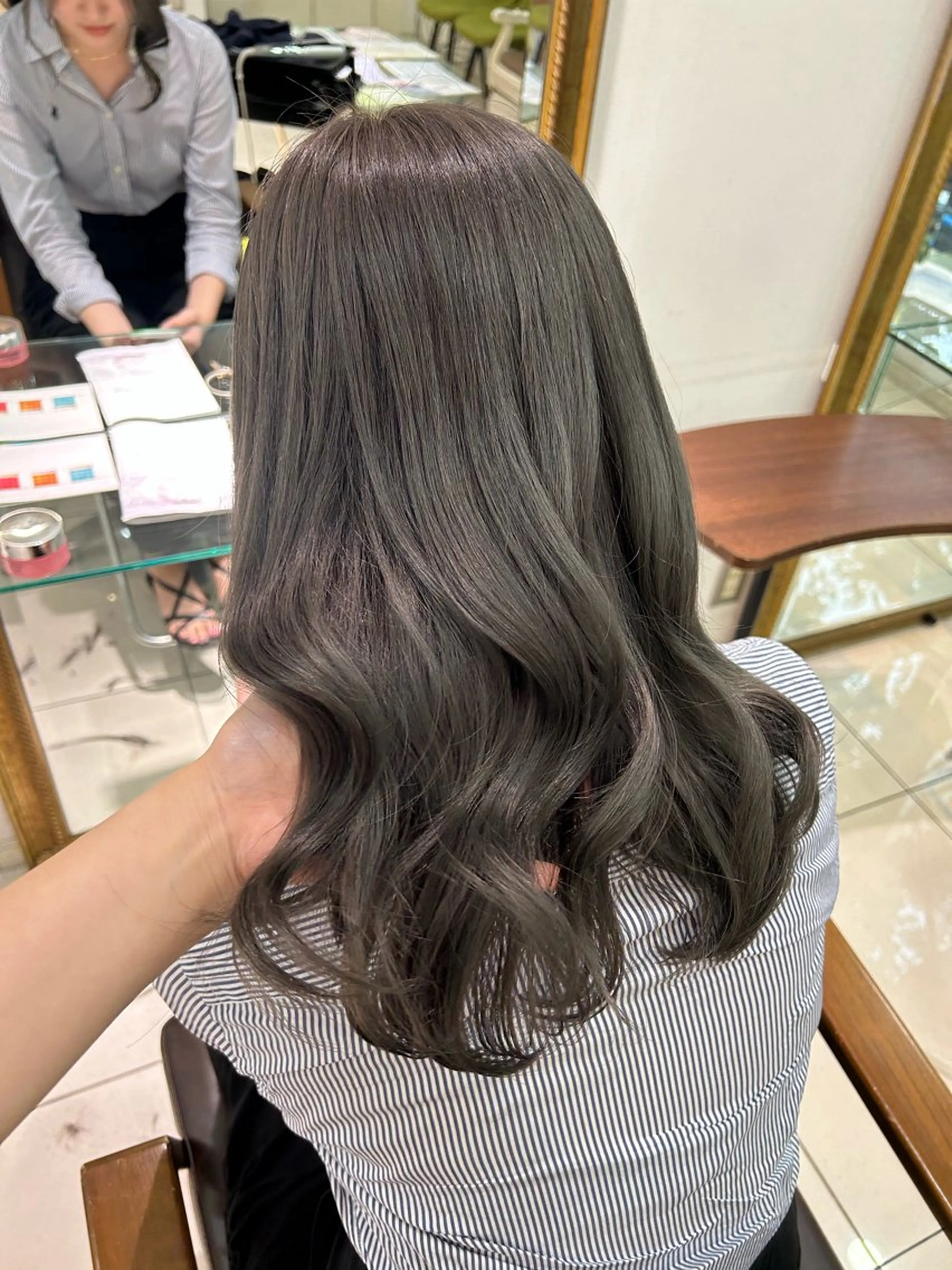 セミロング ハイトーンカラー 🤍🫧 長井 律のヘアスタイル