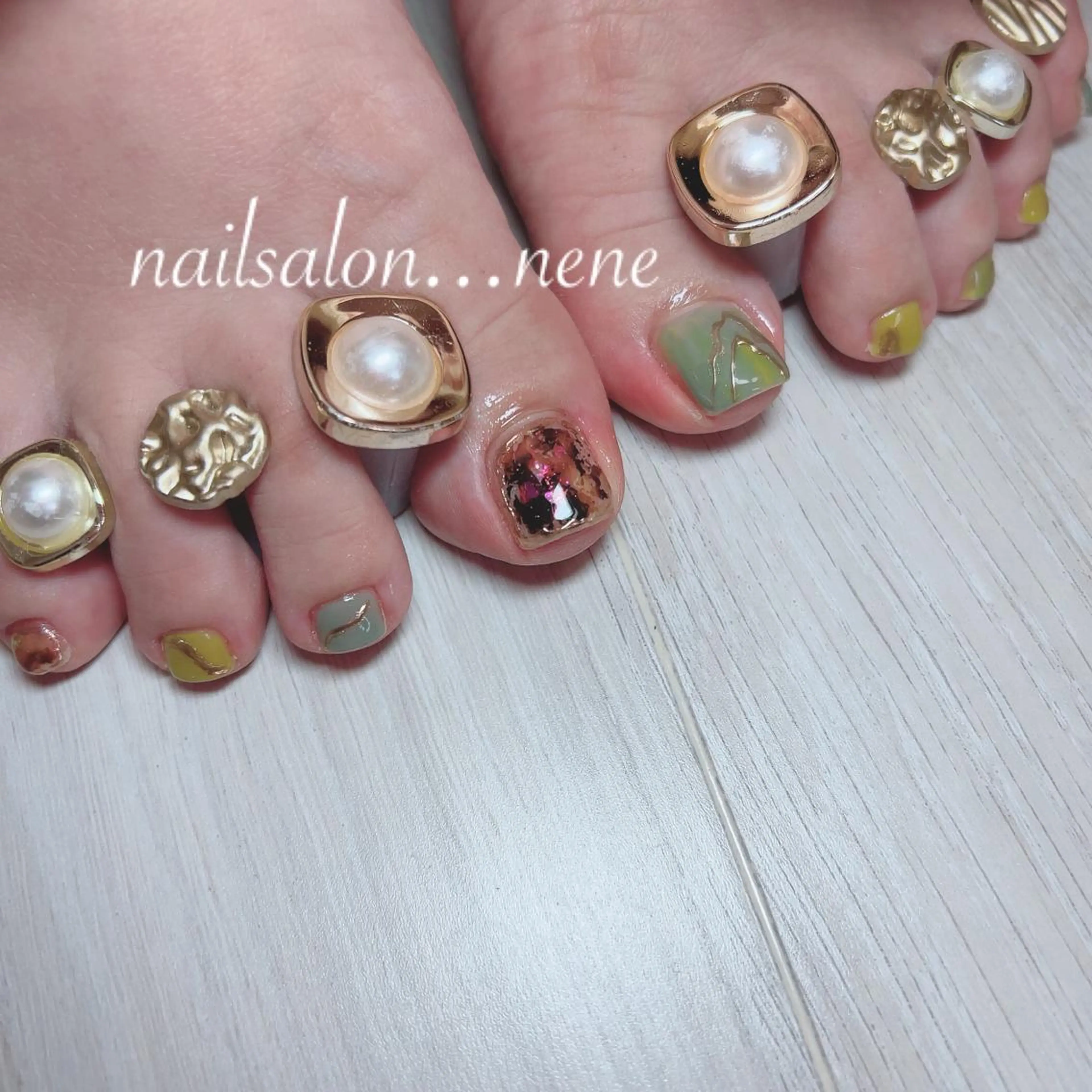 ネイル べっ甲ネイル ニュアンスネイル nailsalon ...neneのネイルデザイン