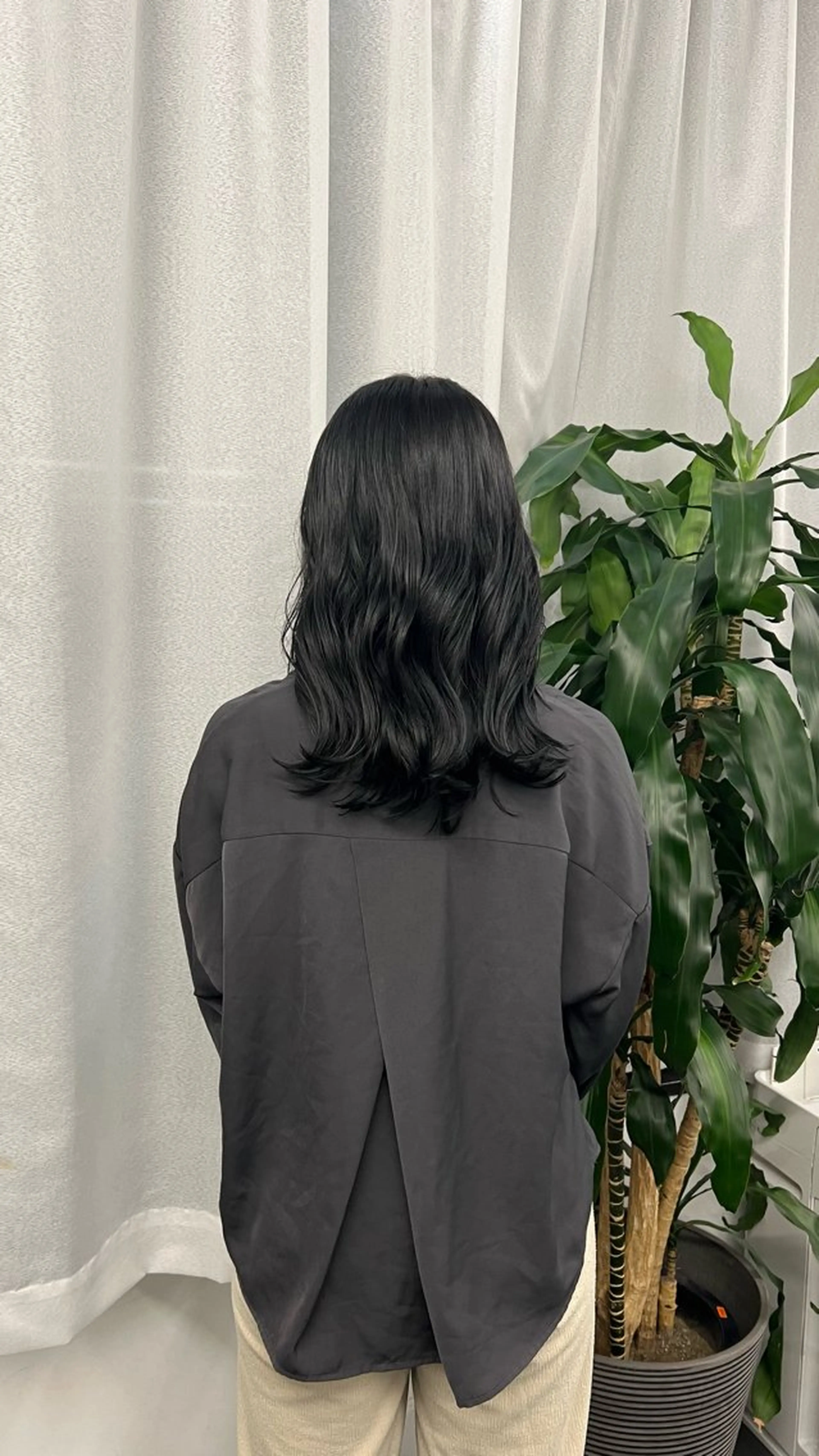 ミディアム カラー ヘアアレンジ 黒髪 ブルーカラー ブルーブラック モリ ナツルのヘアスタイル