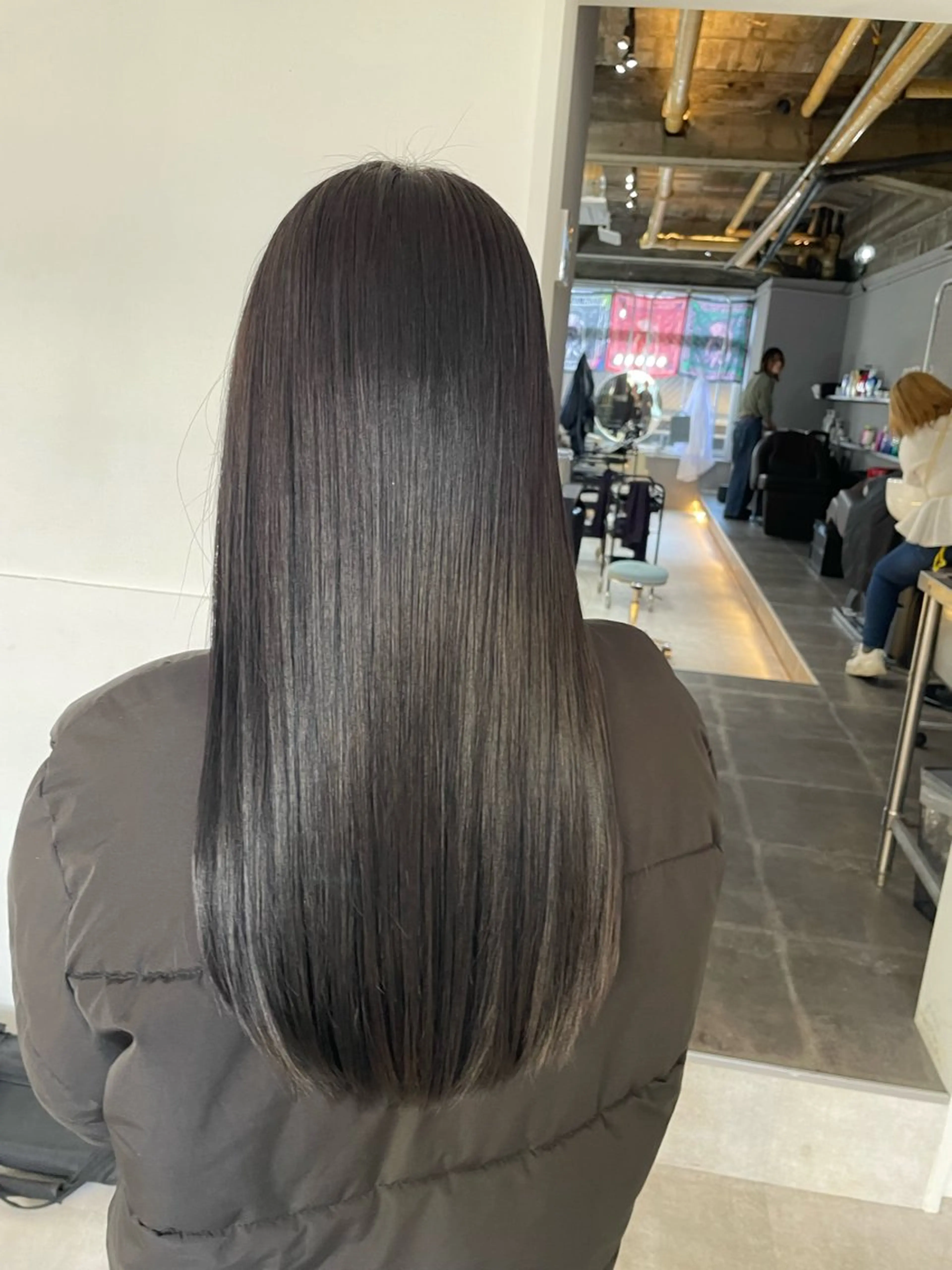 カラー 黒髪 ヘアカラー トリートメント CoCooN nanamiのヘアスタイル