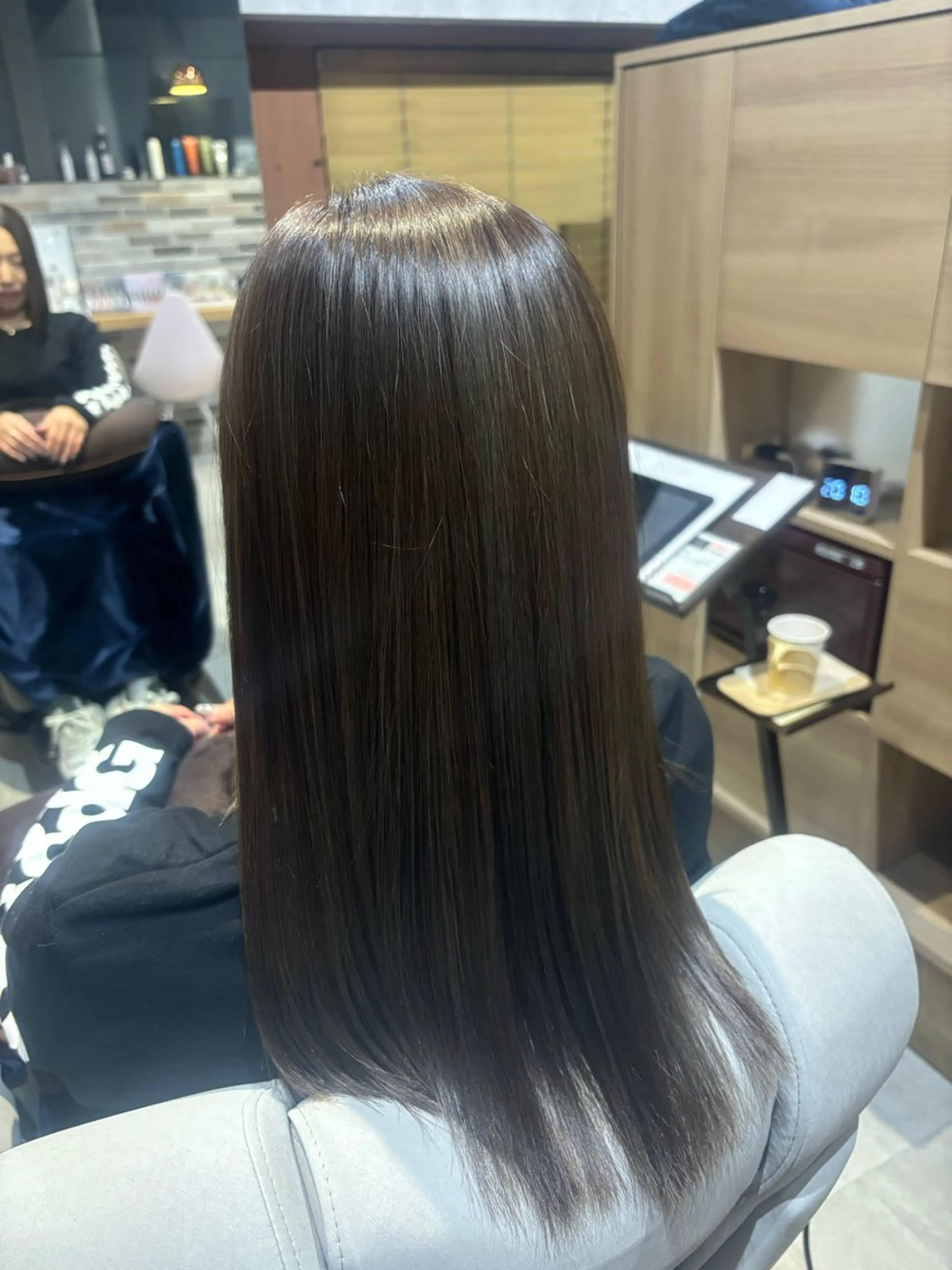 ロング カラー meuche…lego【ミューシェ】所属・西村 春菜のヘアスタイル