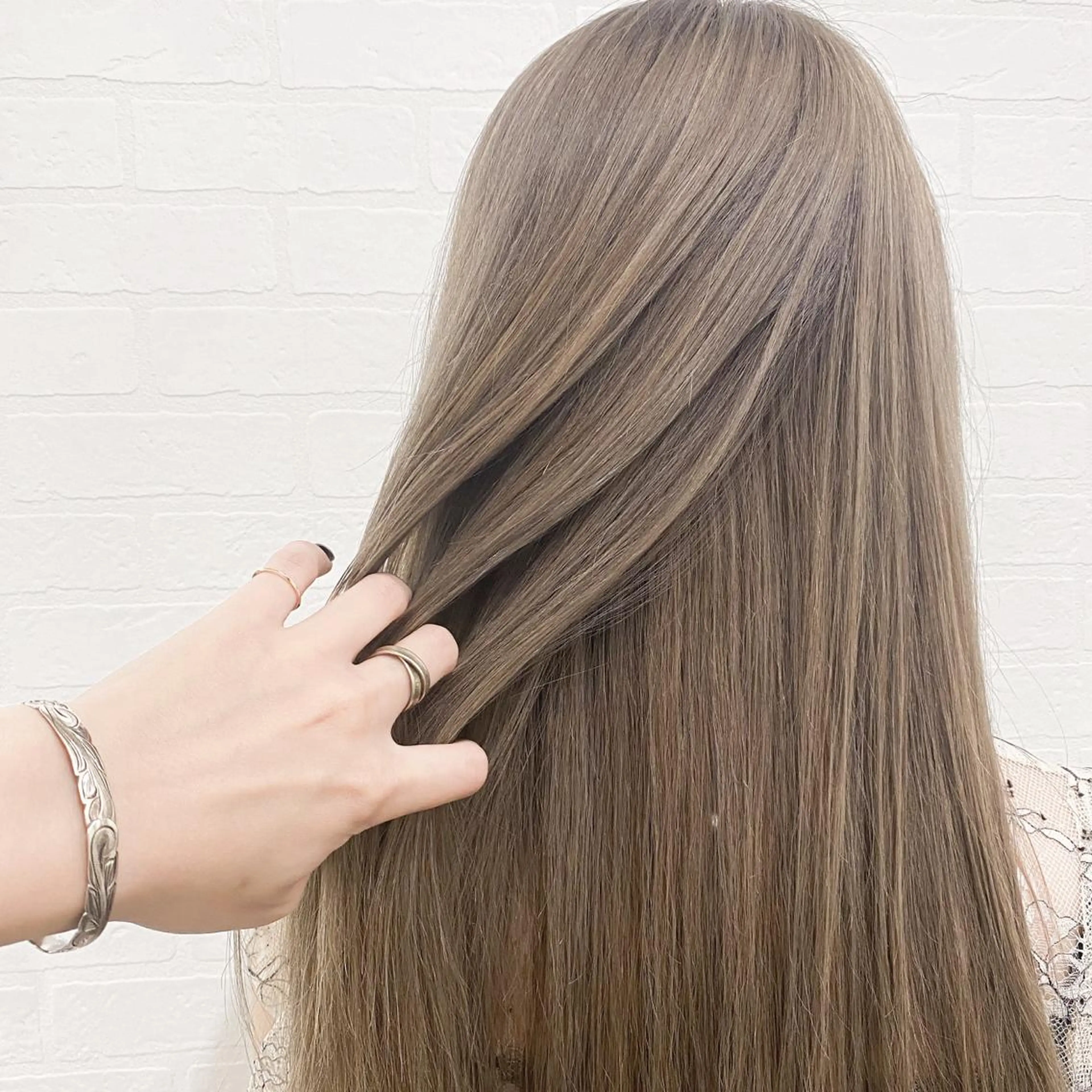 ロング カラー ヘアカラー トリートメント .. meiのヘアスタイル