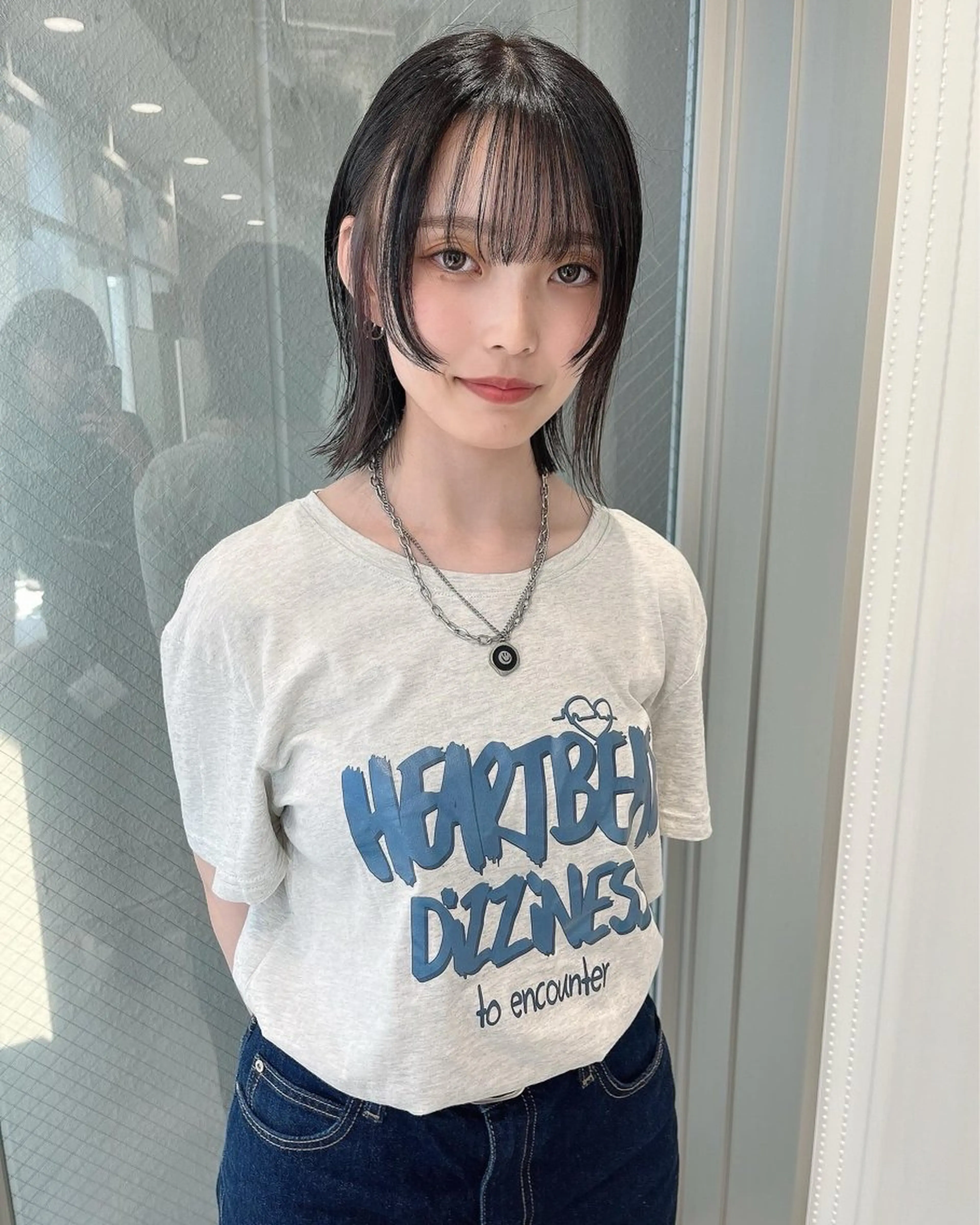 ミディアム ウルフカット／吉村 桃子のヘアスタイル