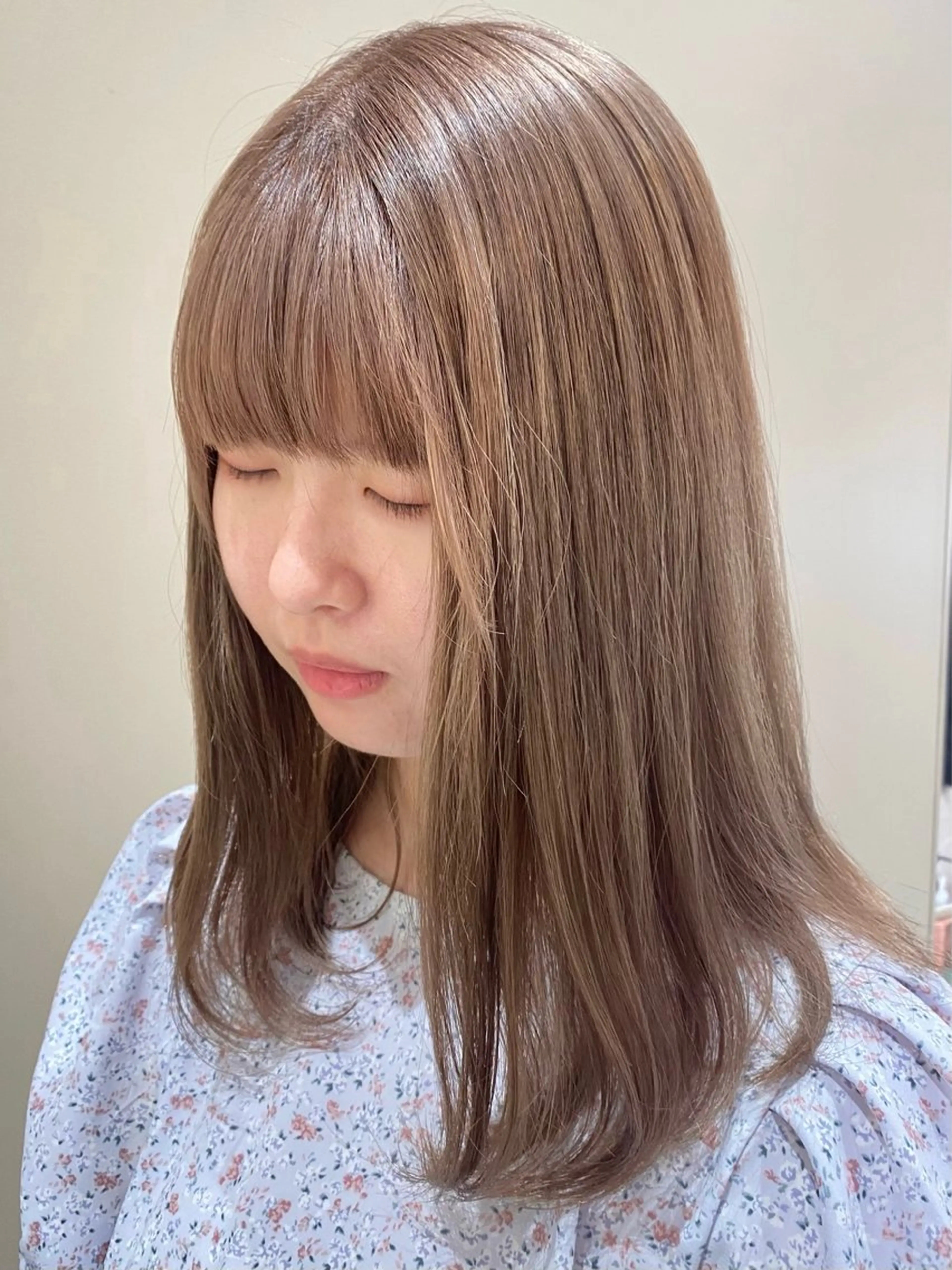 ミディアム カラー ヘアカラー トリートメント ベージュ/アレンジ /横浜/杉本千夏のヘアスタイル