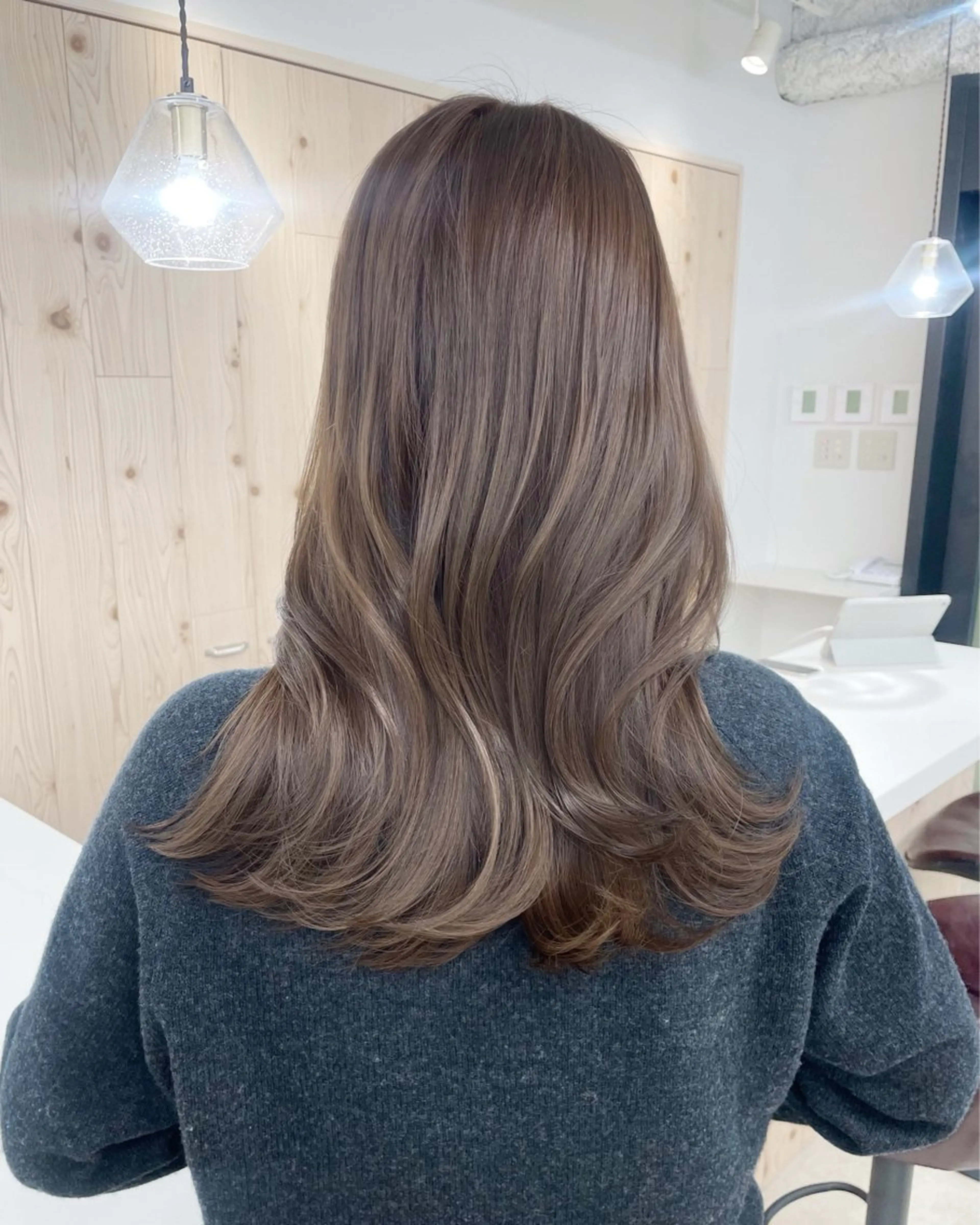 ロング カラー カット ヘアカラー トリートメント ヘアセット 新宿/韓国ヘア/ 髪質改善ストレートのヘアスタイル