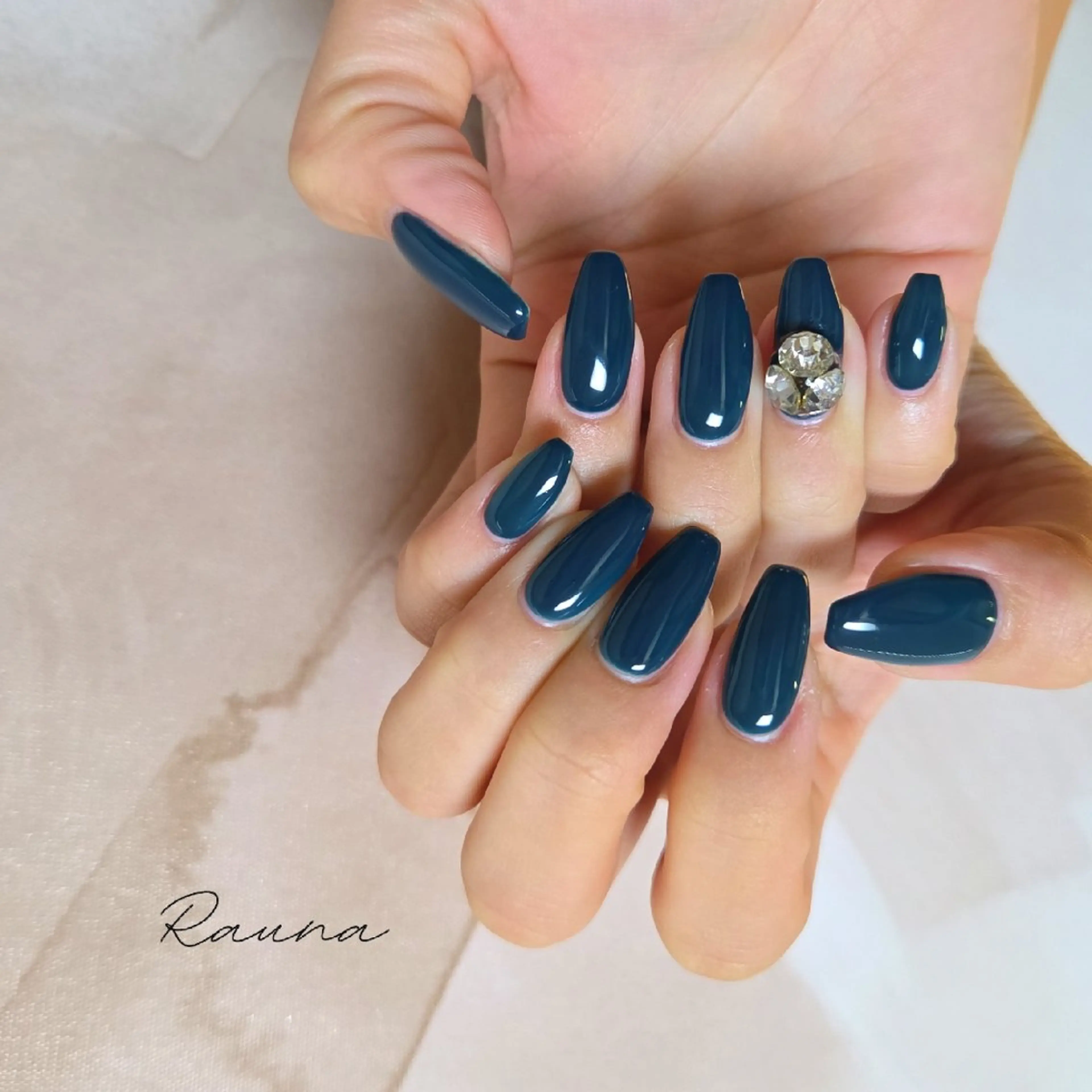 ネイル ハンドネイル Rauna nailsalon のネイルデザイン