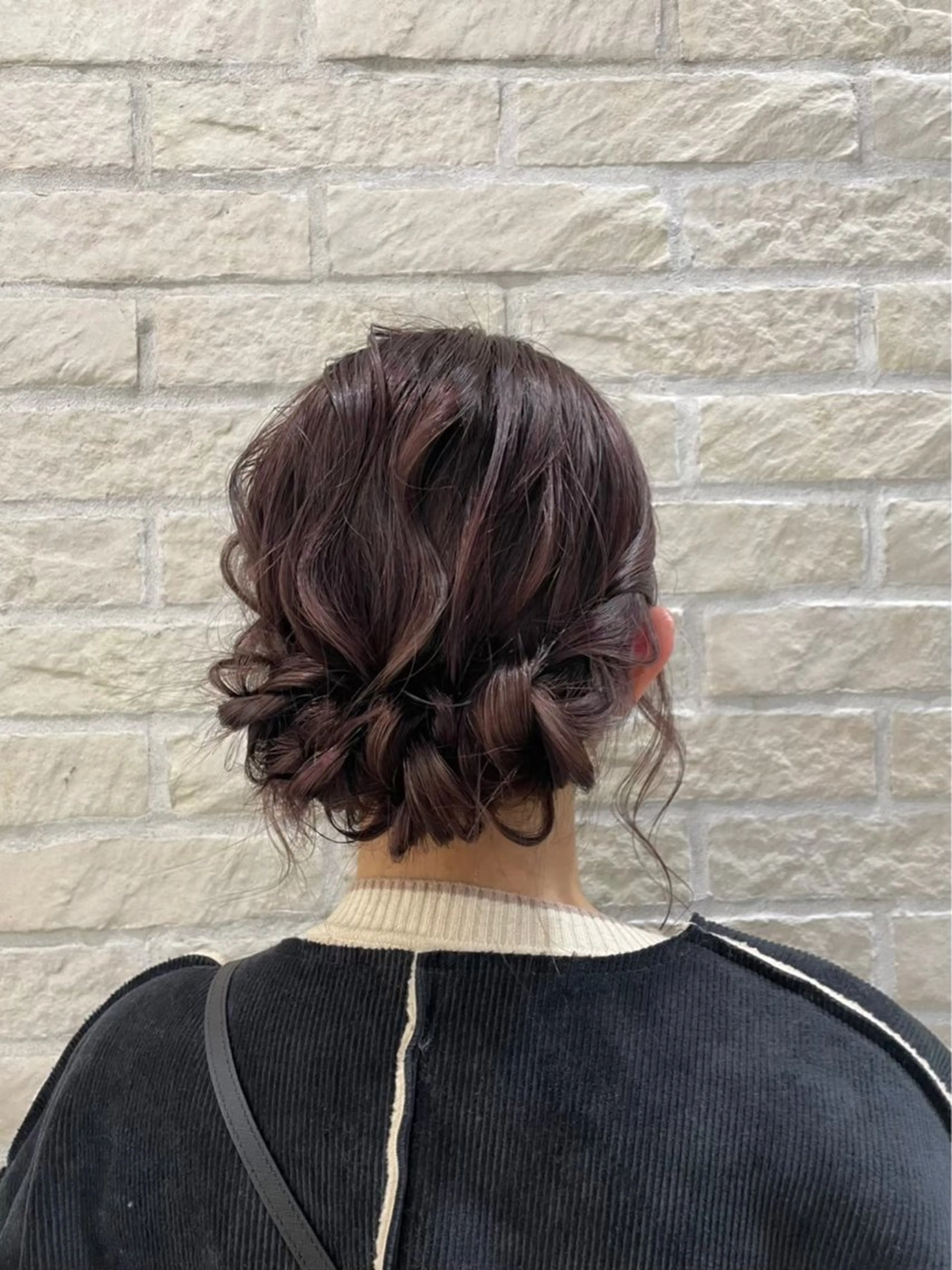 ミディアム カラー ヘアアレンジ 暗髪つや髪💫 岡本彩花のヘアスタイル