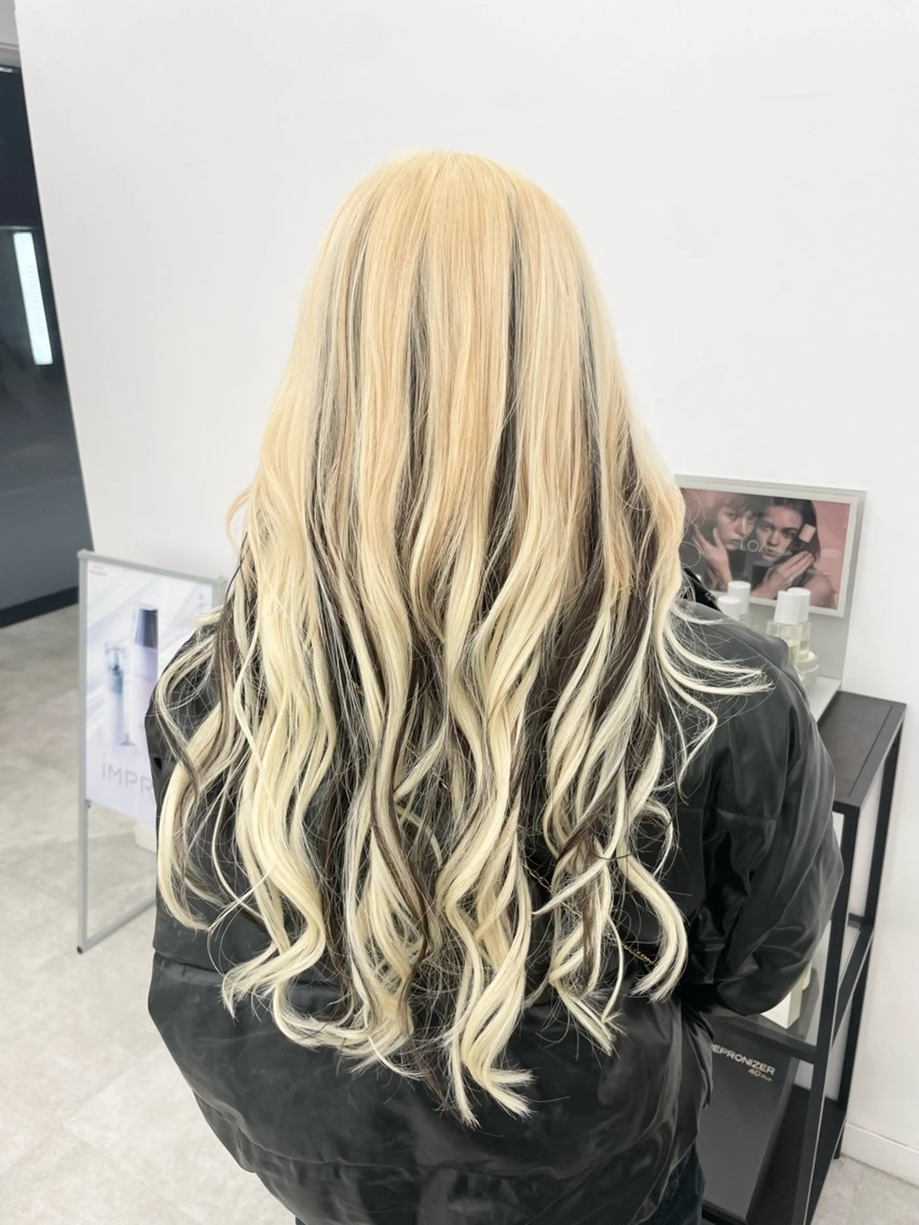 ロング カラー ヘアアレンジ ブリーチ 抜きっぱなしブロンド ブロンド ボブ エクステ 【Sweep】おじま のぞみのヘアスタイル