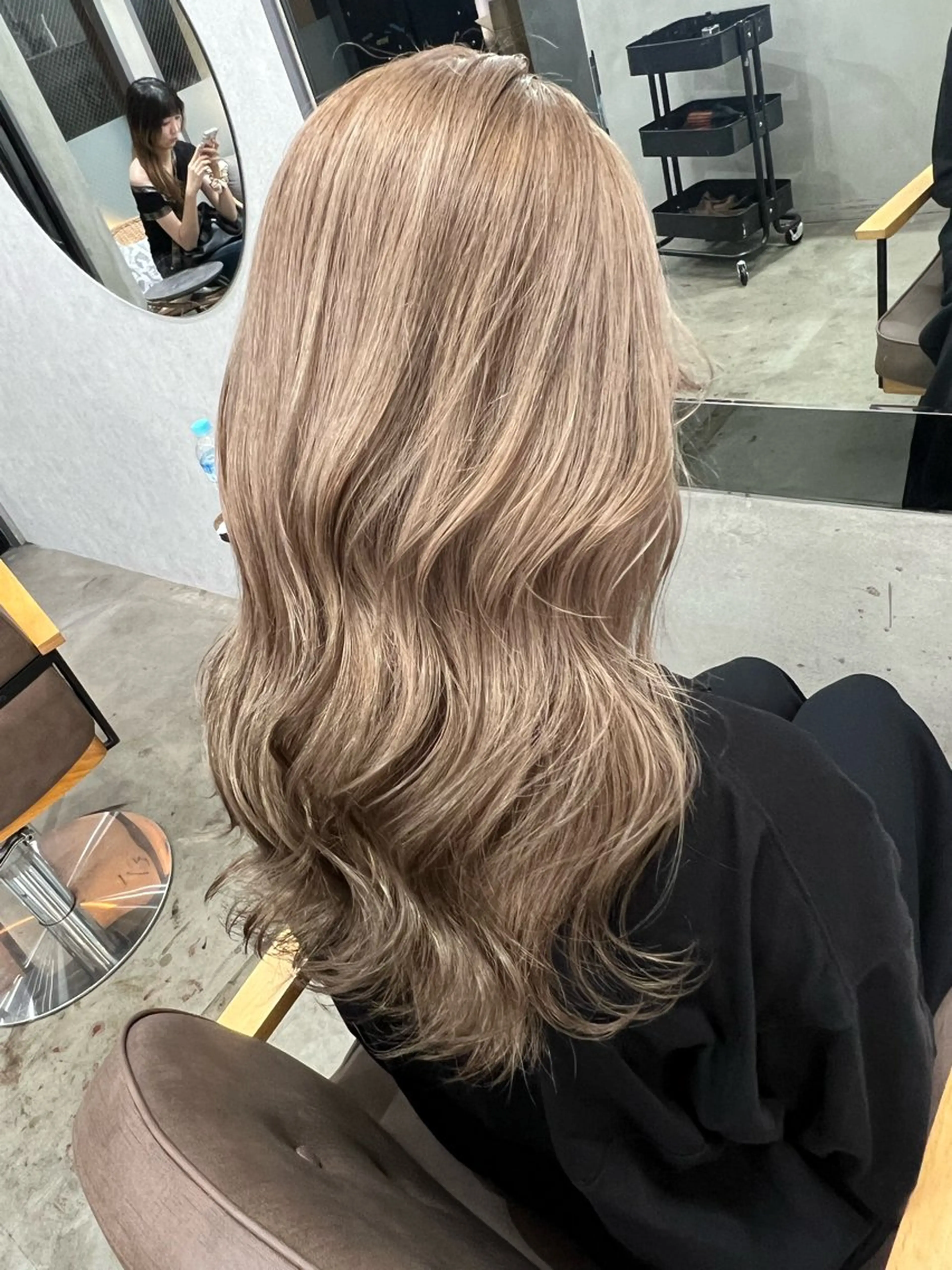 ロング カット ヘアカラー トリートメント maya レイヤーカットのヘアスタイル