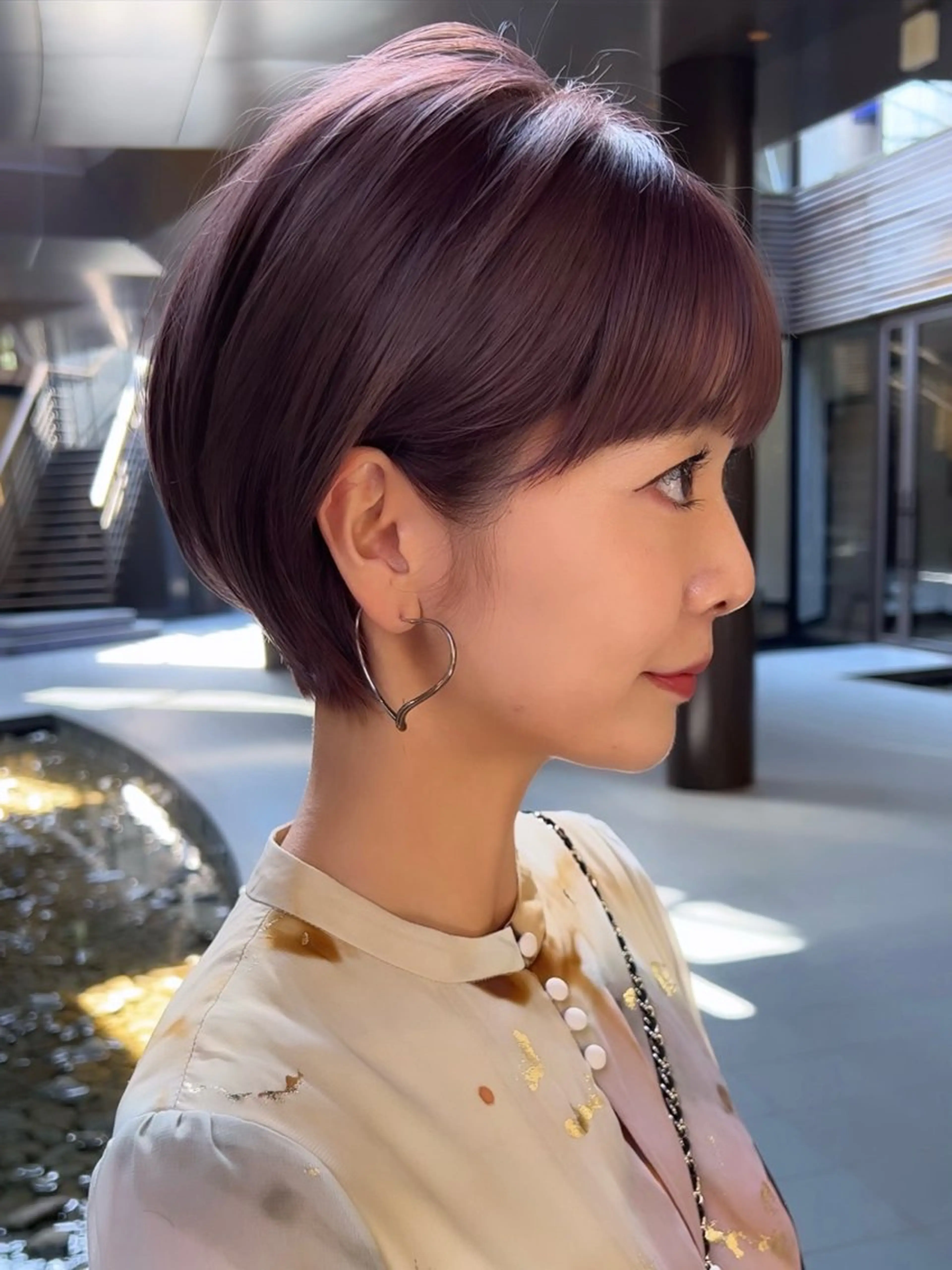 ショート laff 新宿所属・切りっぱなしボブ レイヤー/縮毛矯正のヘアスタイル