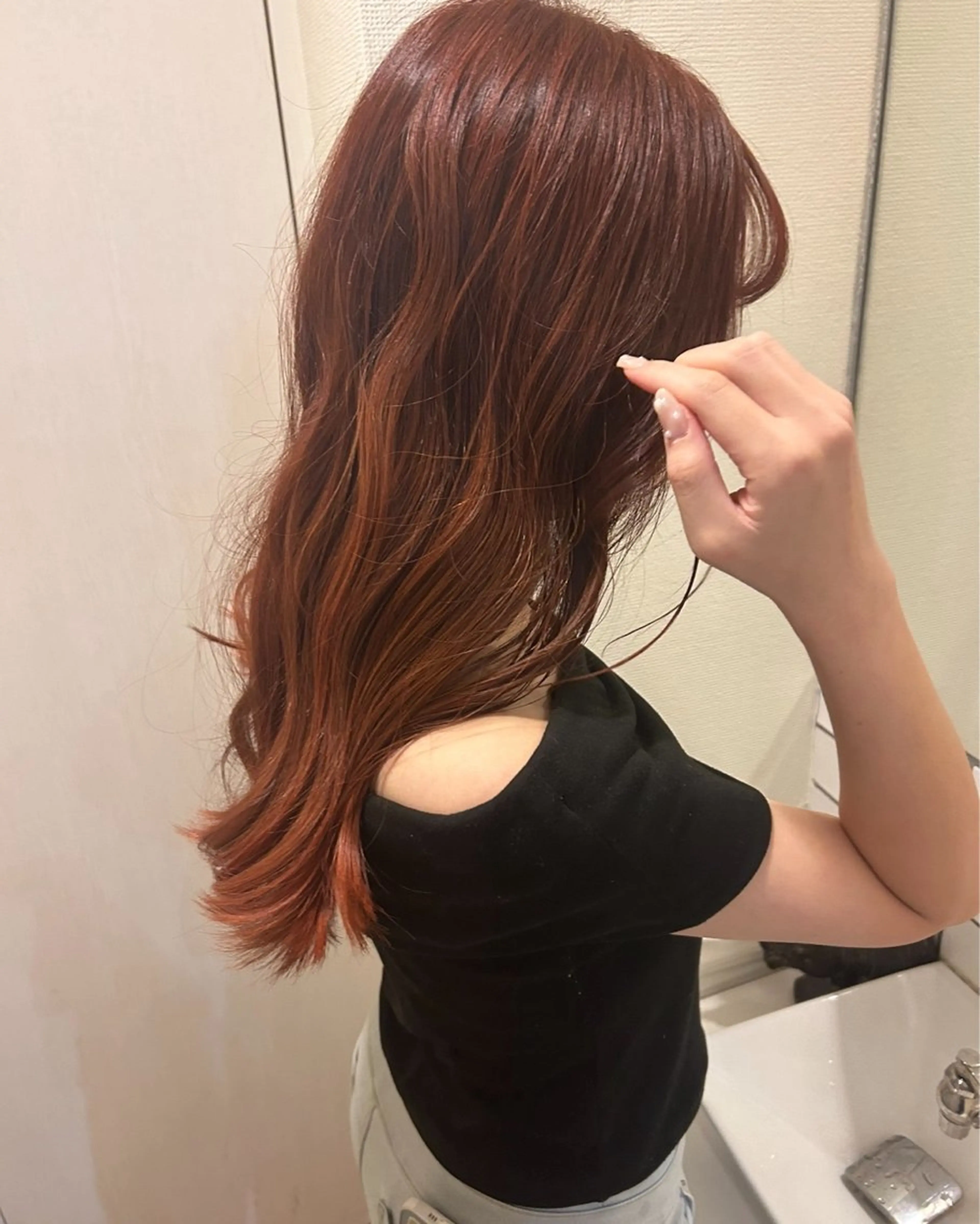 カラー UNBIRTHDAY Erenaのヘアスタイル