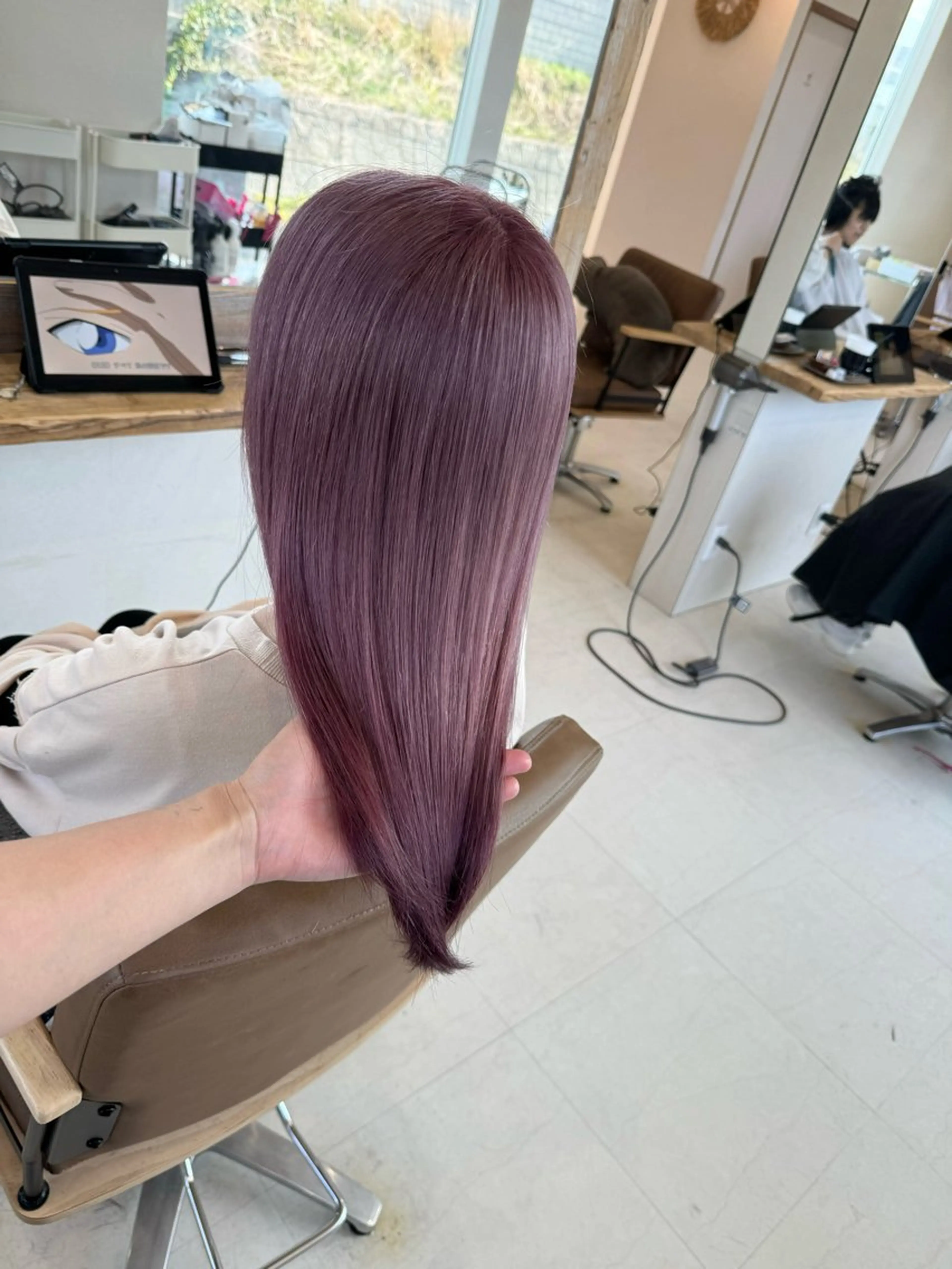 セミロング ヘアカラー アルーナビューティデザイン所属・鈴木 妃帆未のヘアスタイル