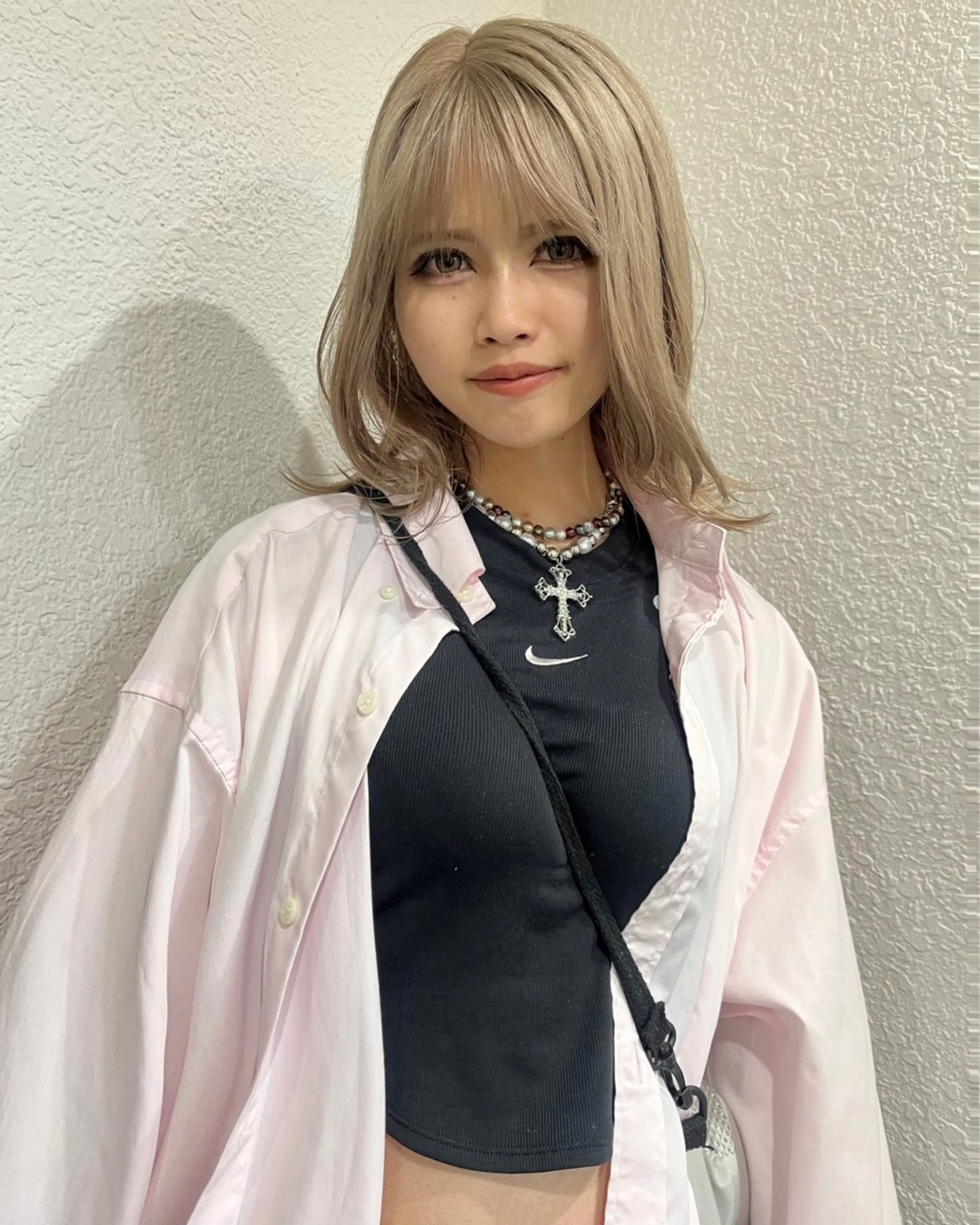 ミディアム カラー ベージュカラー ブリーチ ケアブリーチ デザインカラー ダブルカラー カット ヘアカラー トリートメント ハイトーン/心斎橋/ honomiのヘアスタイル