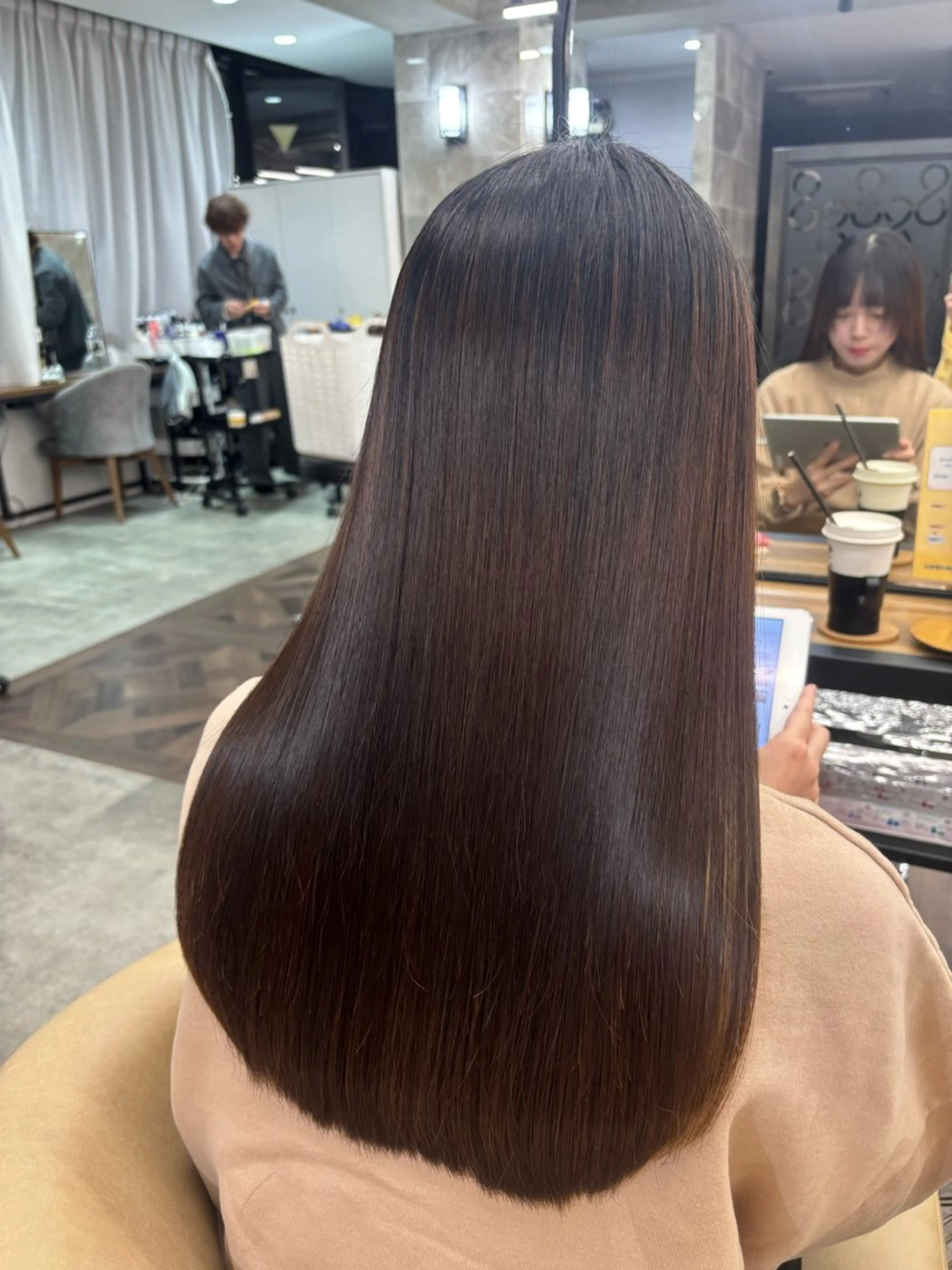 【うねり広がり気になる方必見✨】　地毛風縮毛+ 最高級　aujua treatment🫧の写真